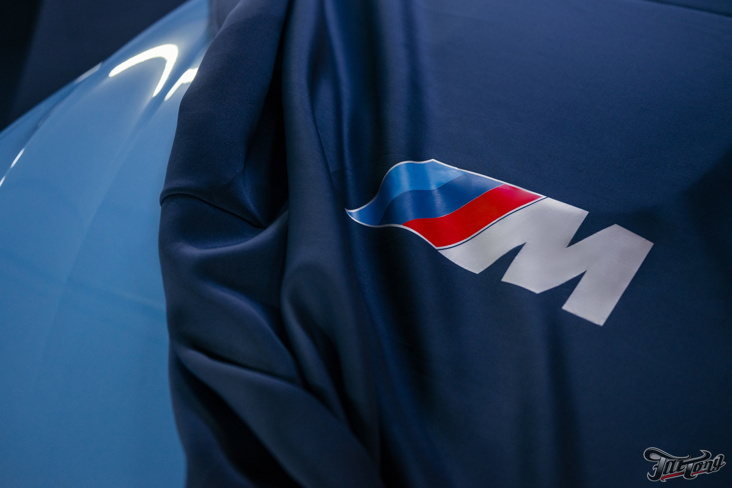 Porsche GT3 и BMW M4 чехлы для гаражного хранения. DeLorein