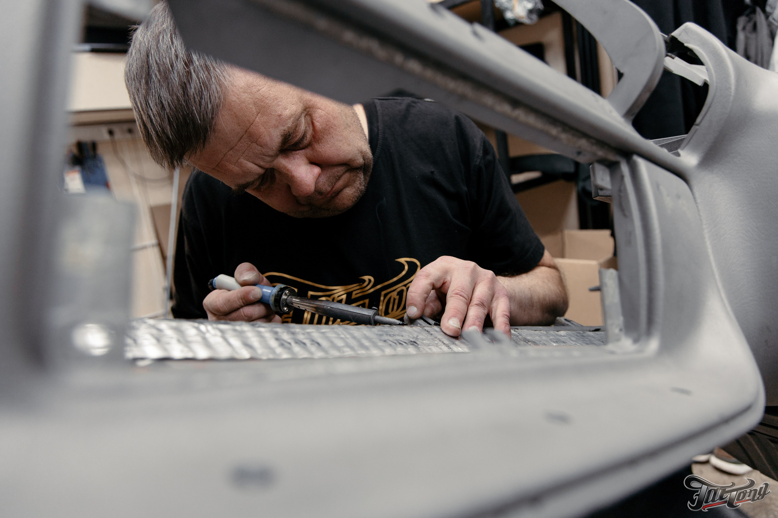 Chevrolet Tahoe I ремонт по кузову и окрас, пошив салона. DeLorein