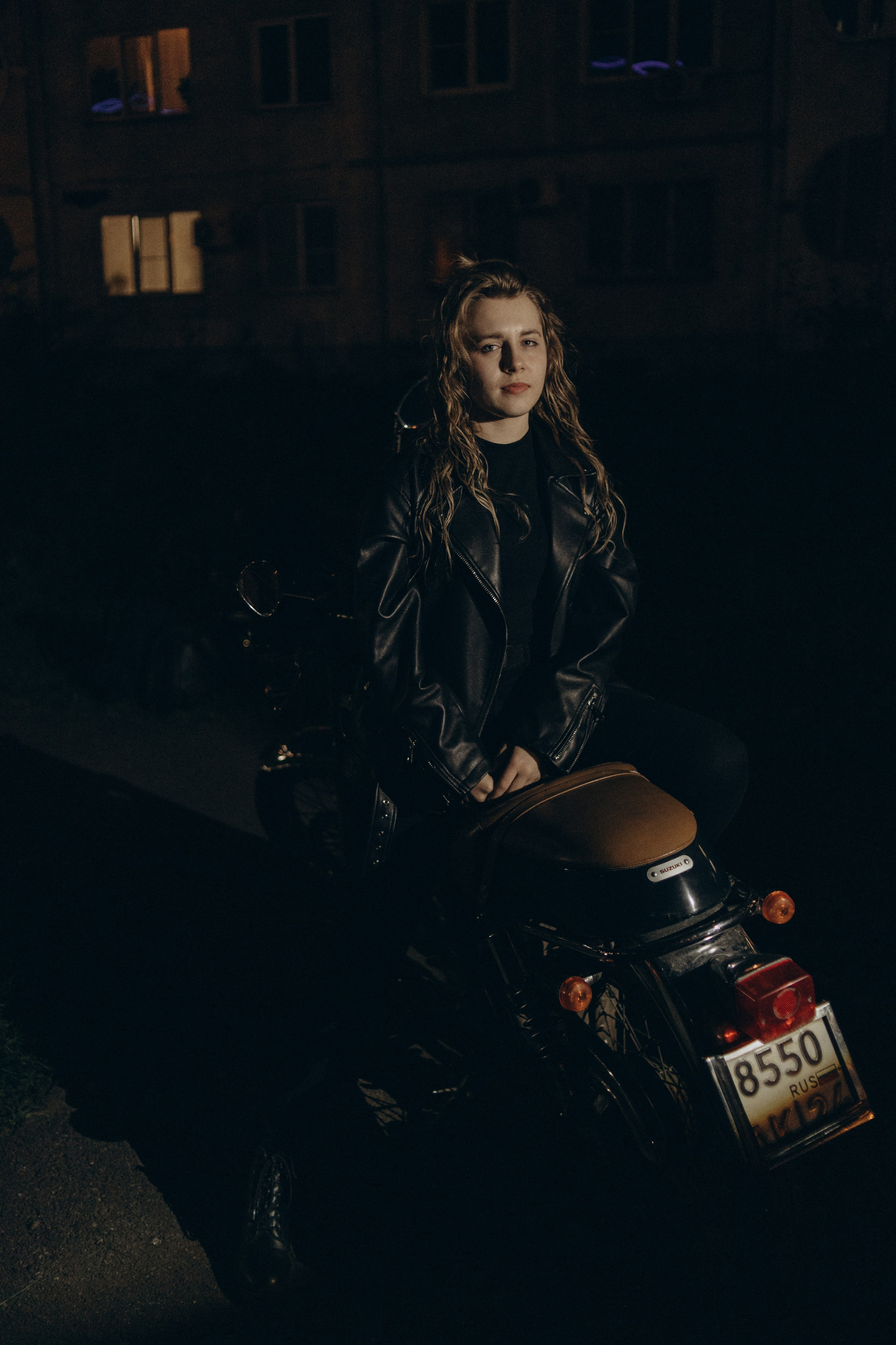 Ангелина и Даниил. Фото на мотоцикле. Фотограф Регина Крикунова г. Красноярск