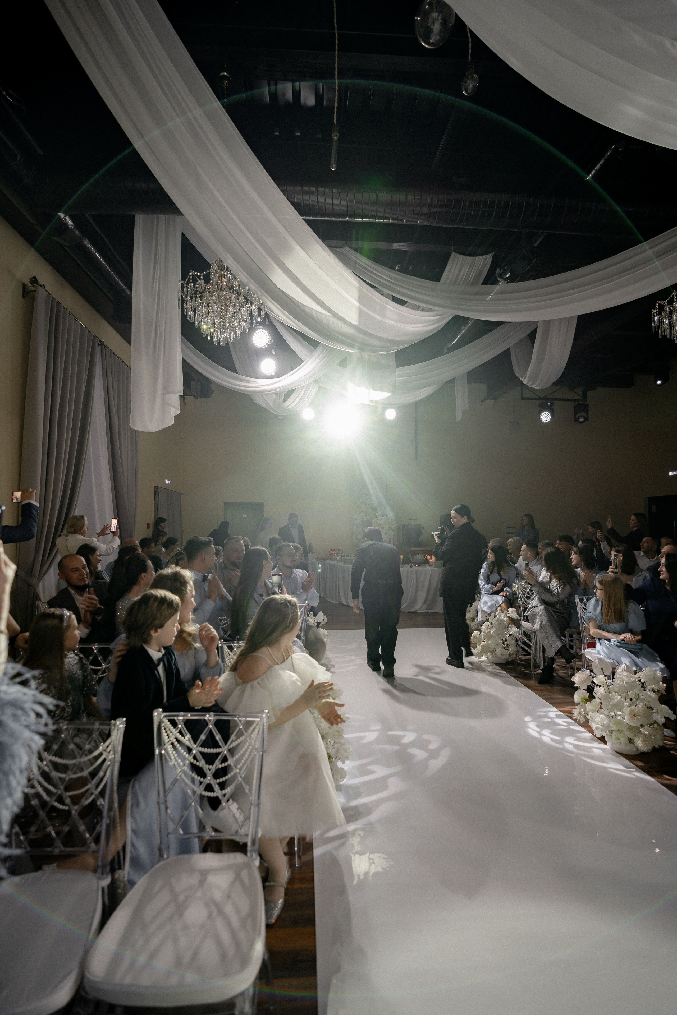 СВАДЕБНАЯ СЬЕМКА СБОРОВ В ОТЕЛЕ И ВЫЕЗД НА ЦЕРЕМОНИЮ (СНЯТО В СИБИРЕ В НИЖНЕВАРТОВСКЕ). Профессиональный фотограф, Санкт-Петербург — Виктория Богомолова