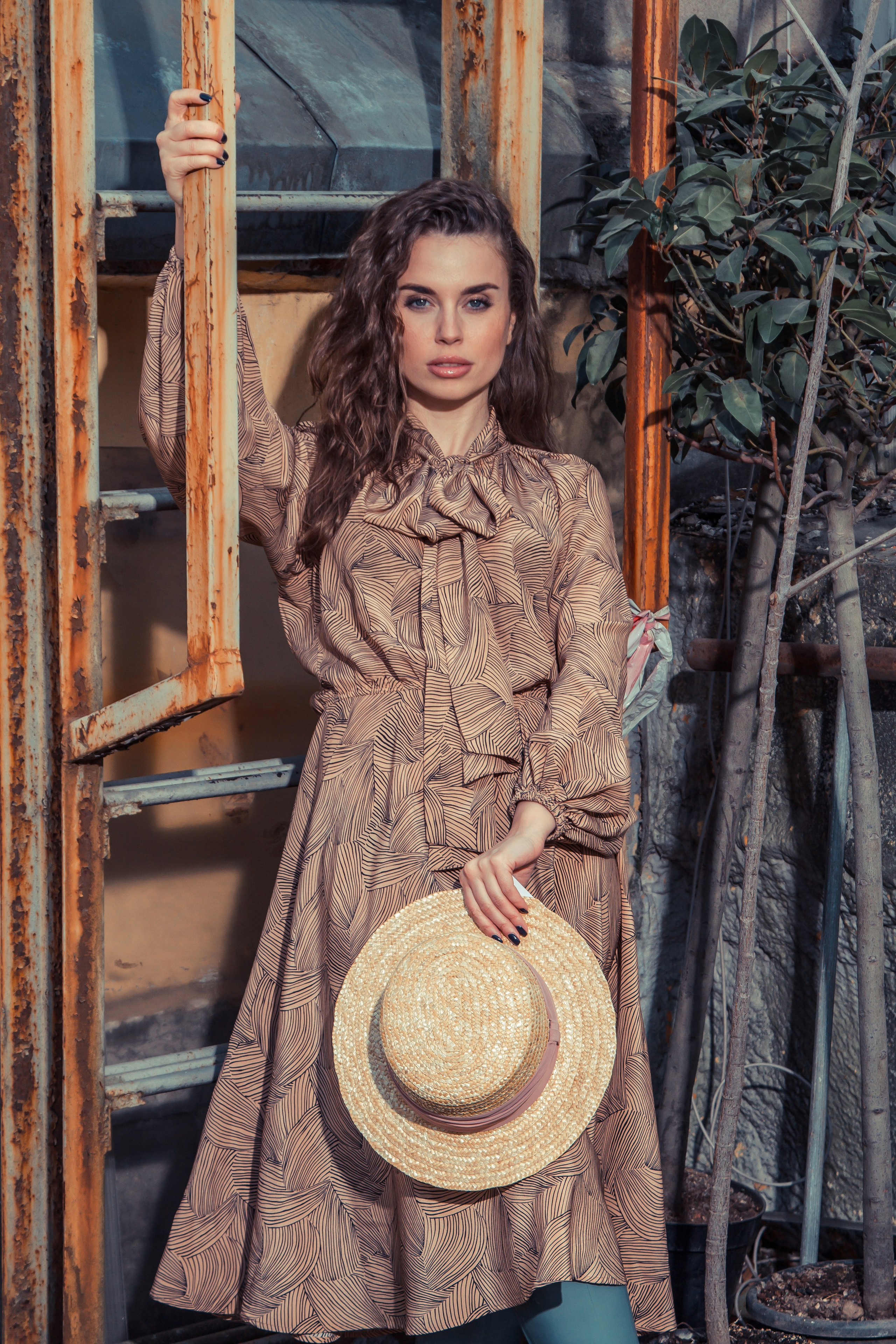 Editorial. KASSANDRA.MEDIA