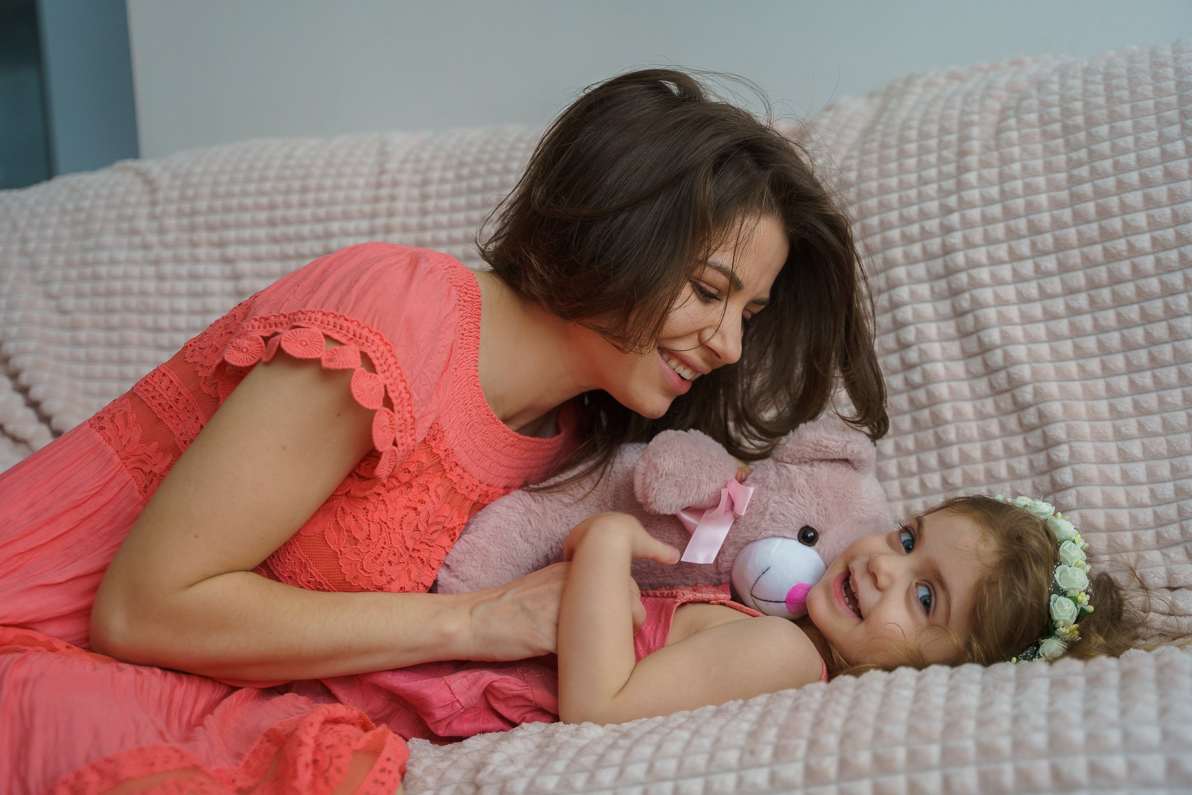 Катя и Ева семейная съемка. Семейный видеограф и фотограф Соснина Марина