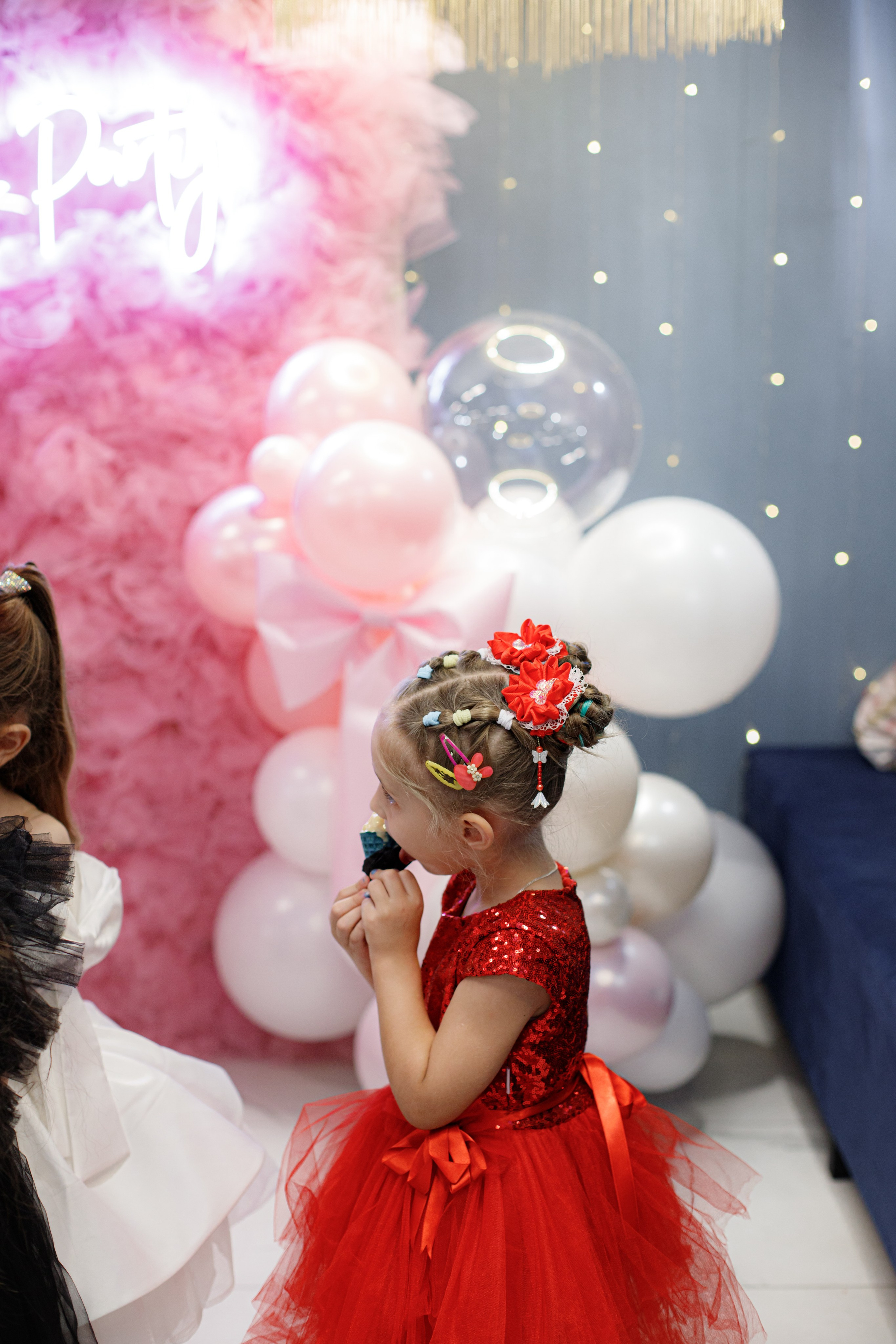 ASIA'S BIRTHDAY PARTY. Photokarish