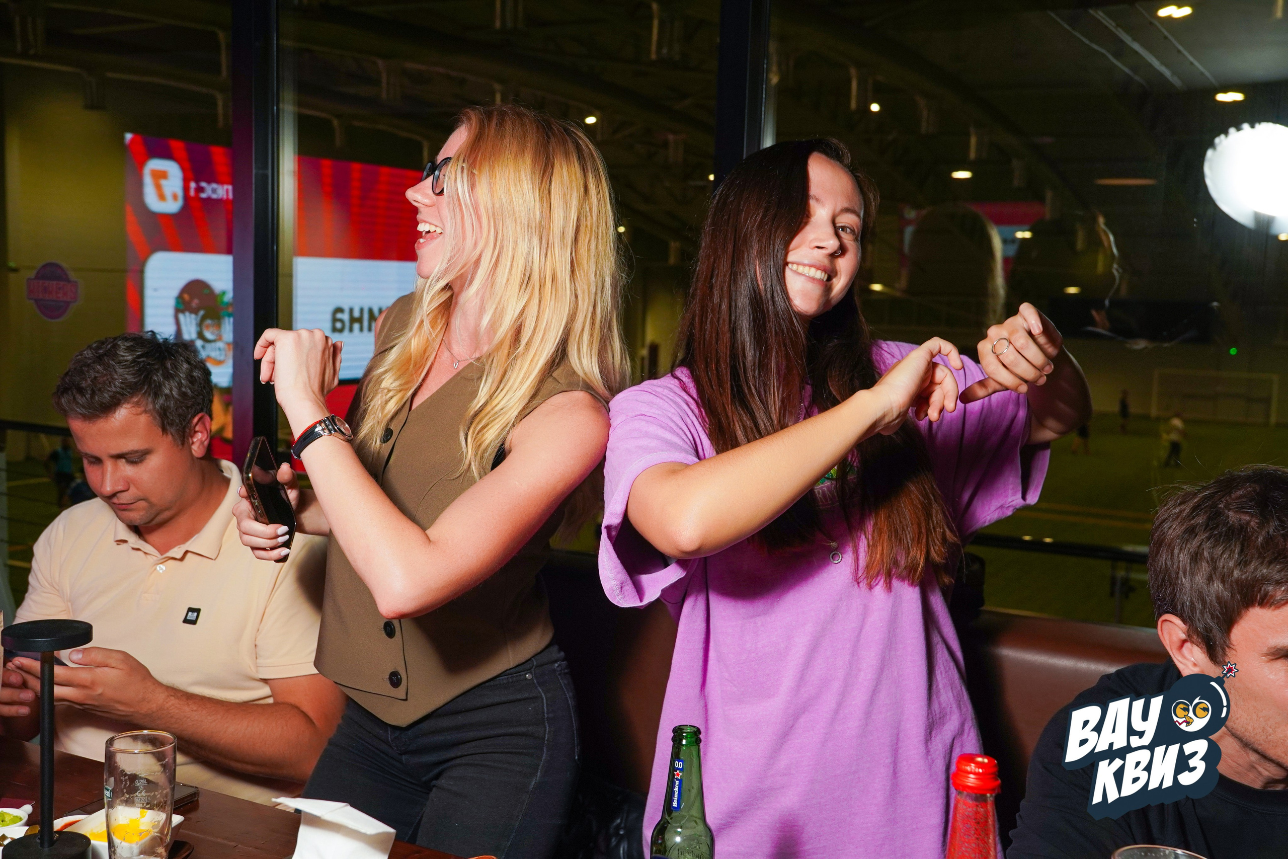 WOW QUIZ DUBAI. Фото | Видео Контент Мишель Ватаманюк