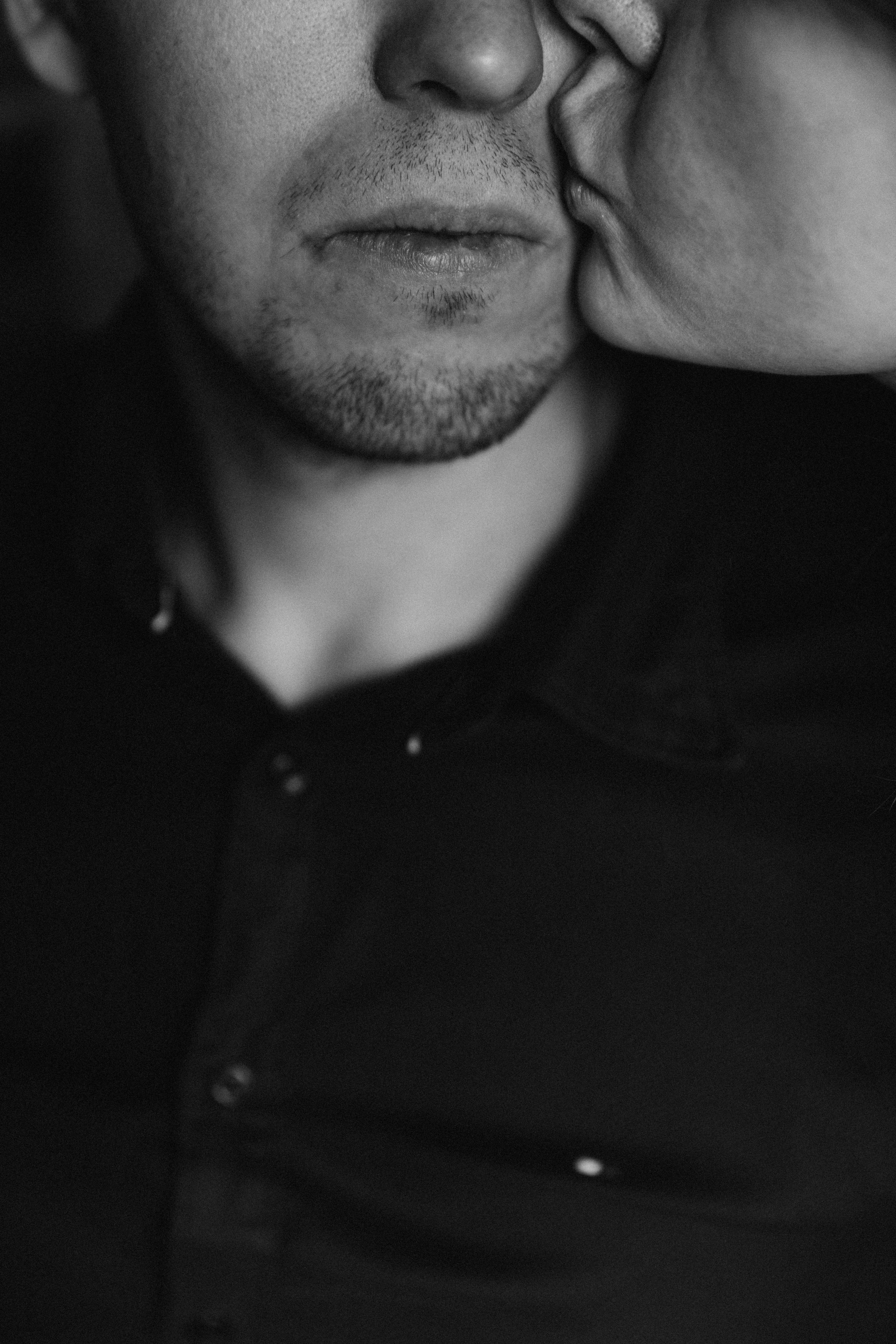 Love comes in the spring. Photographer in Paris