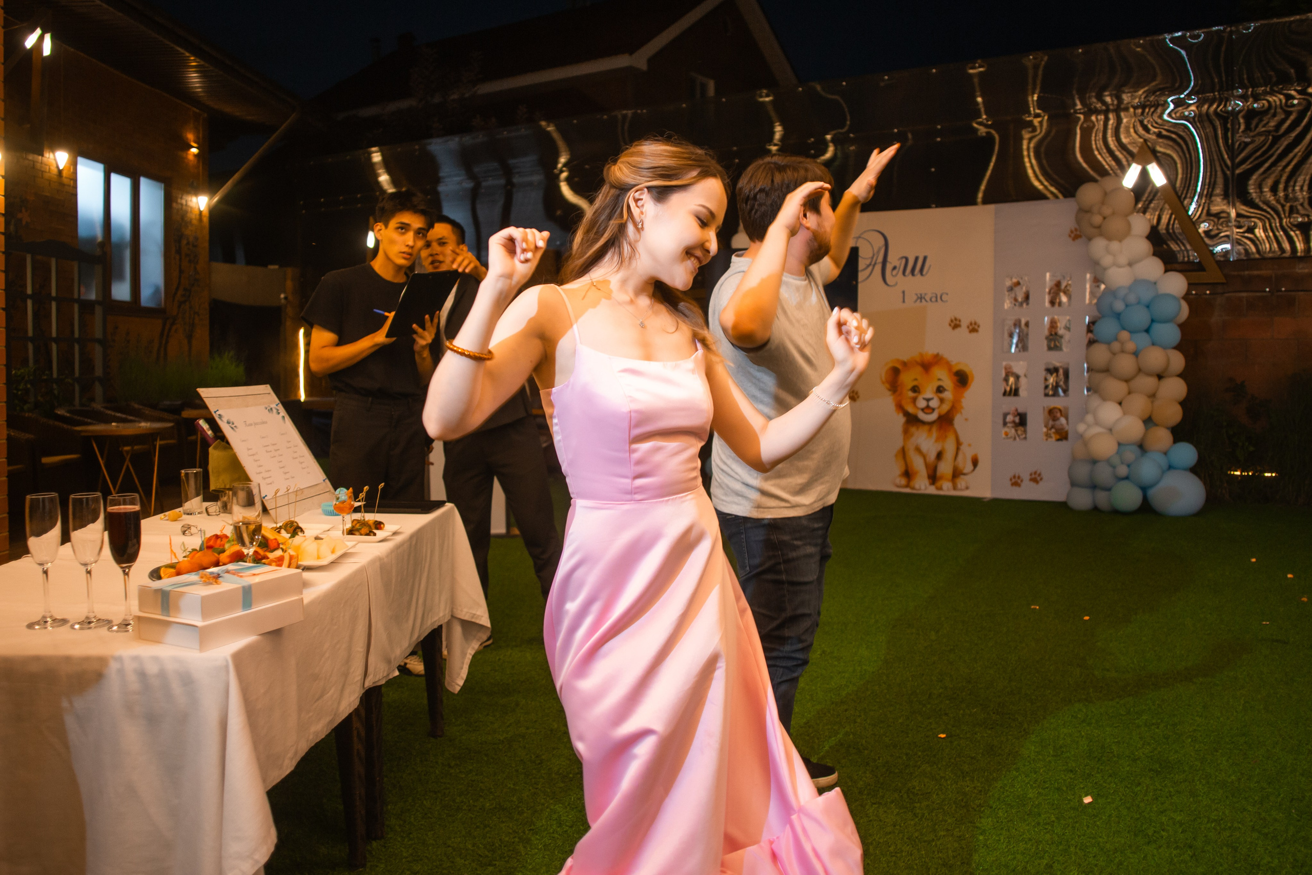 День рождения 1 годик. Коммерческий и репортажный фотограф в Алматы — Jora Abramov