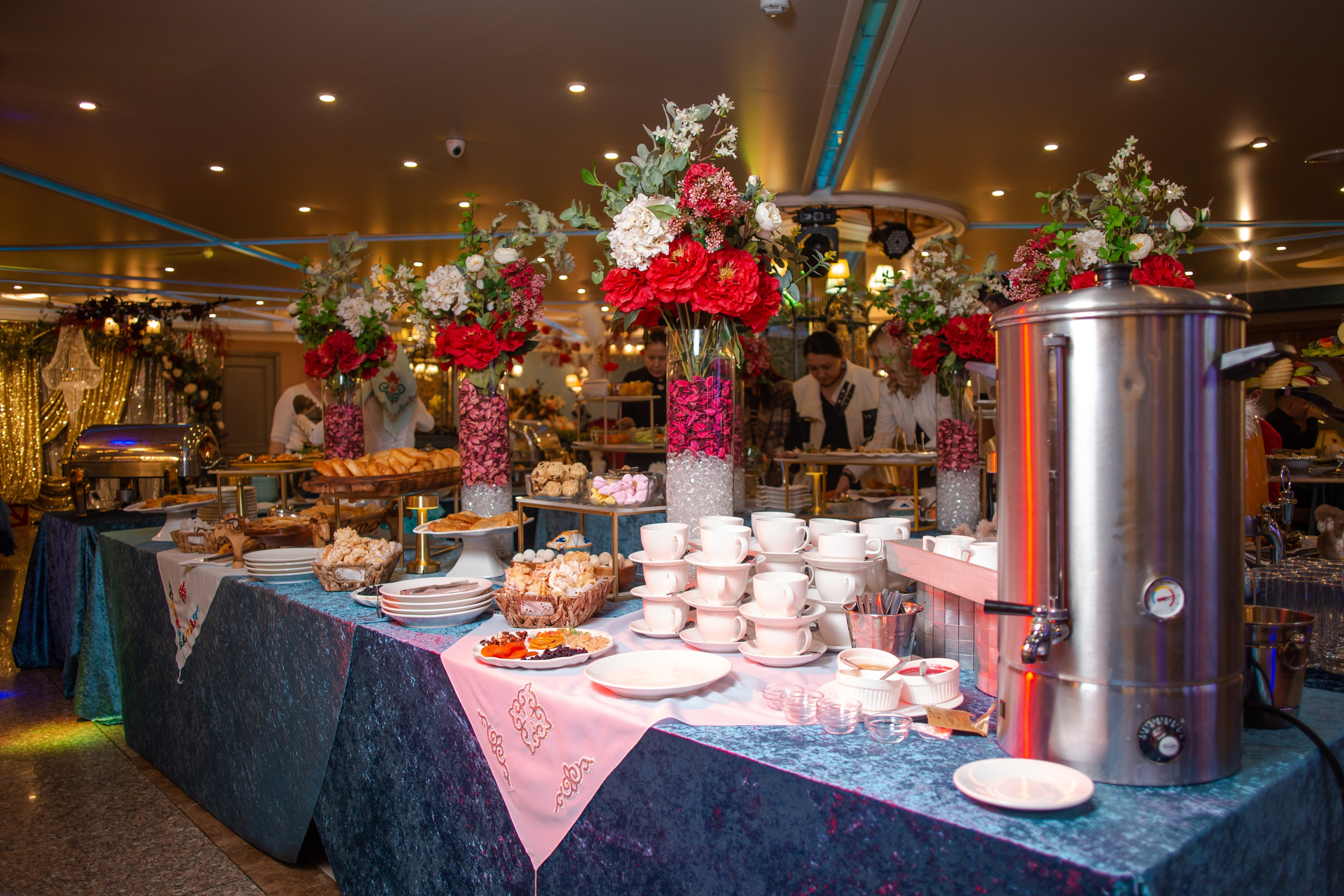 Ифтар в ресторане «Форт Верный». Коммерческий и репортажный фотограф в Алматы — Jora Abramov