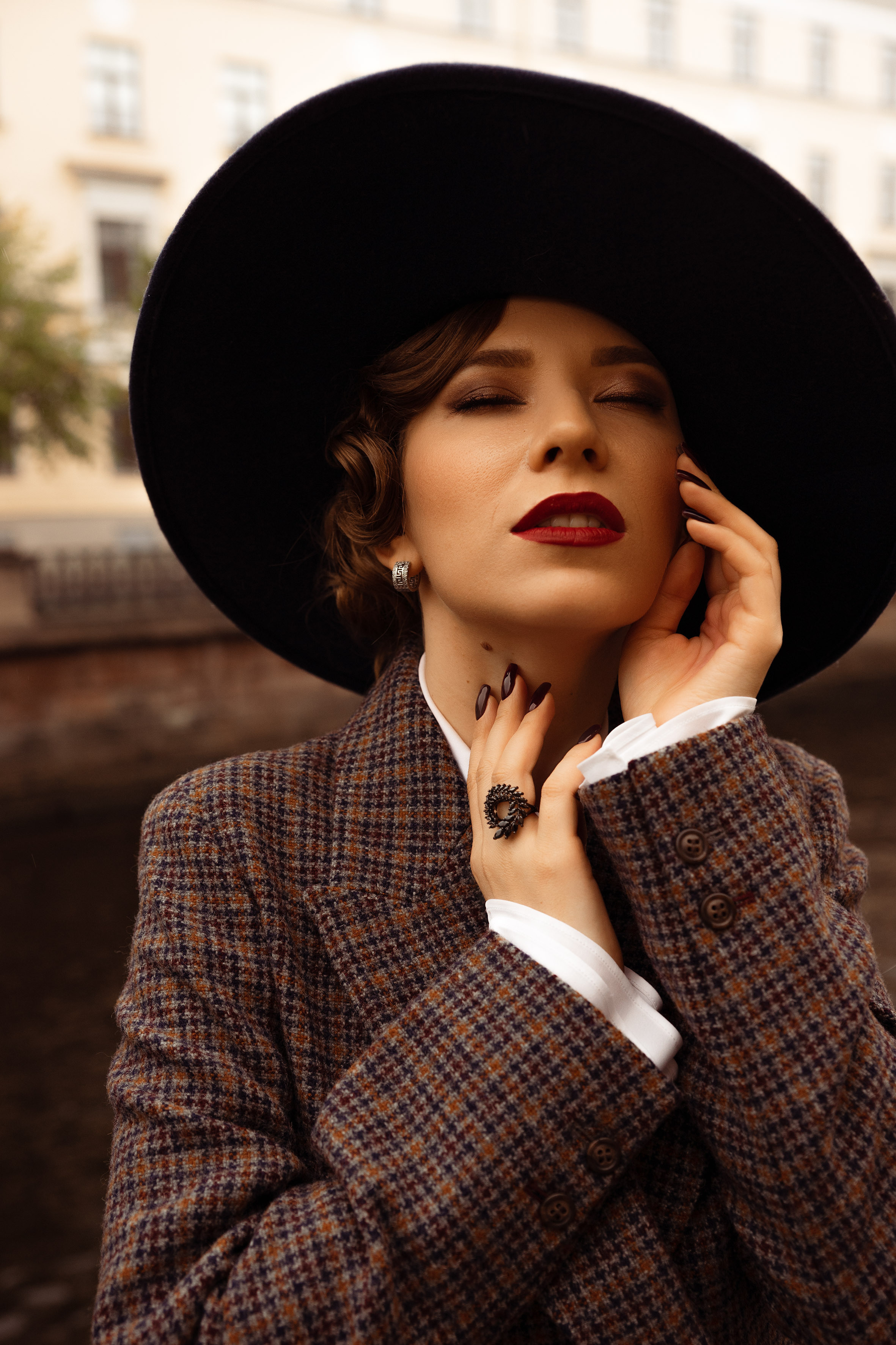 Николь. Бренд и контентные фотосессии, портреты и лавстори в Санкт-Петербурге