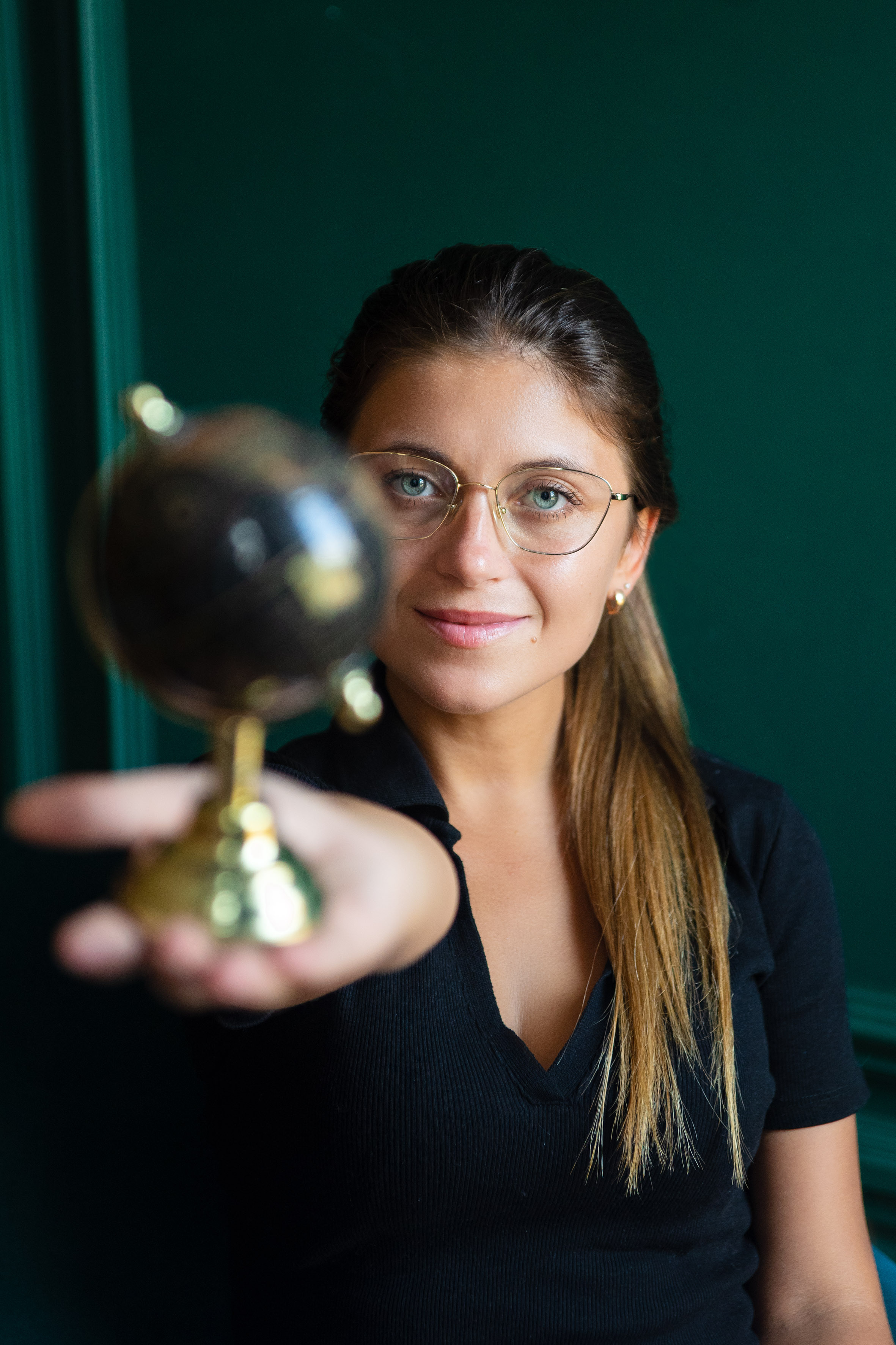 Полина (поиск работы зарубежом). Бренд и контентные фотосессии, портреты и лавстори в Санкт-Петербурге