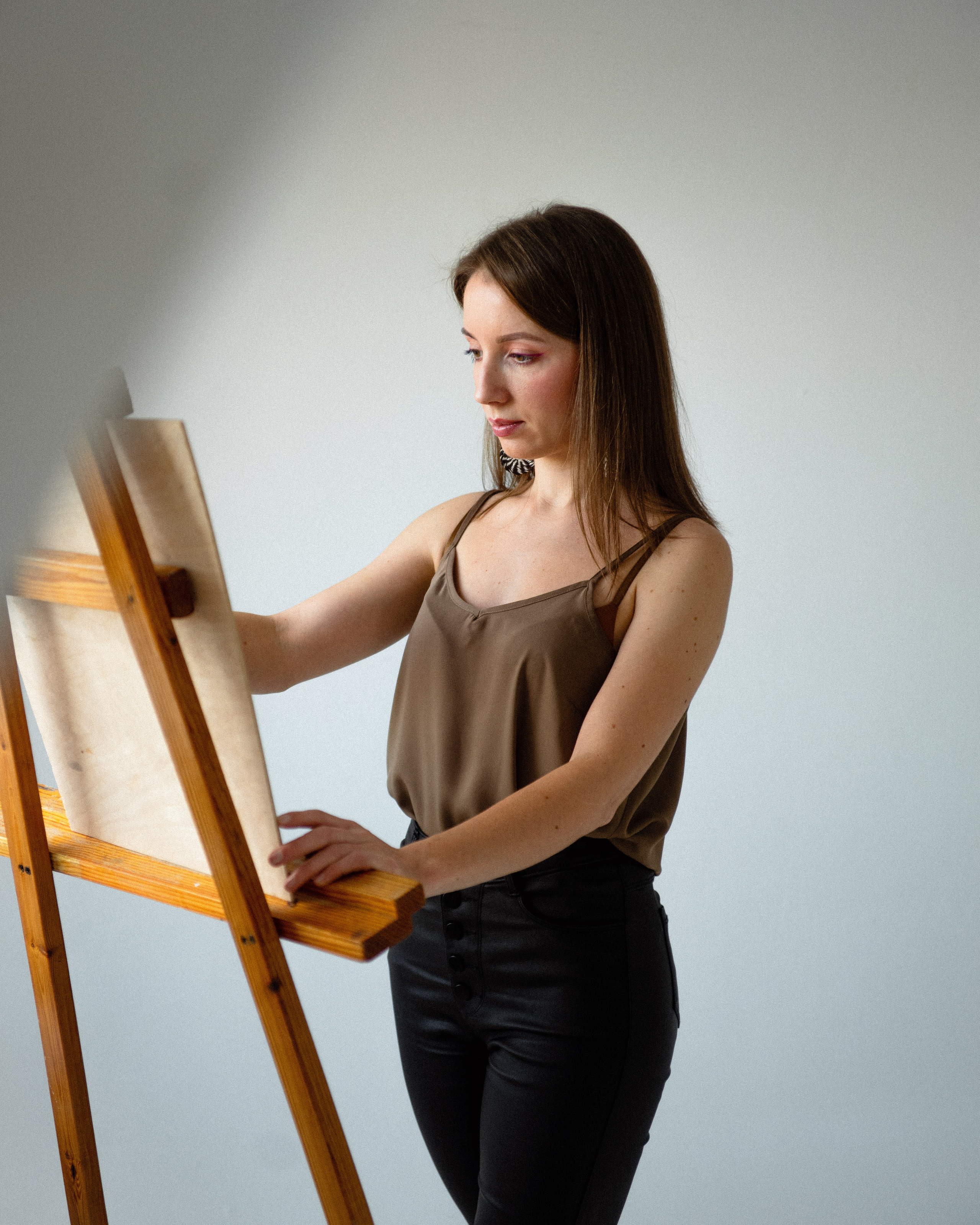 Александра (художница — автор открыток). Бренд и контентные фотосессии, портреты и лавстори в Санкт-Петербурге