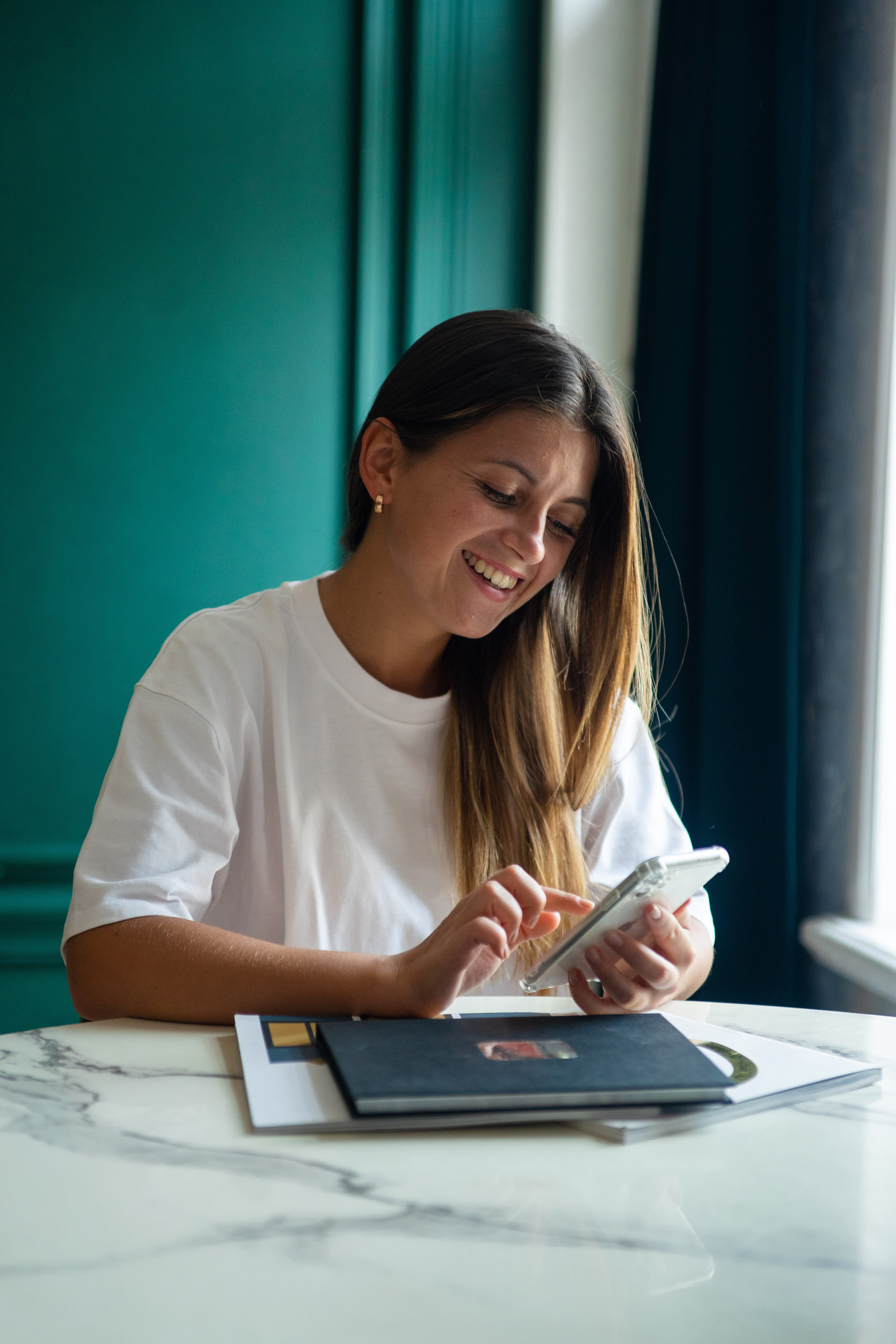 Полина (поиск работы зарубежом). Бренд и контентные фотосессии, портреты и лавстори в Санкт-Петербурге