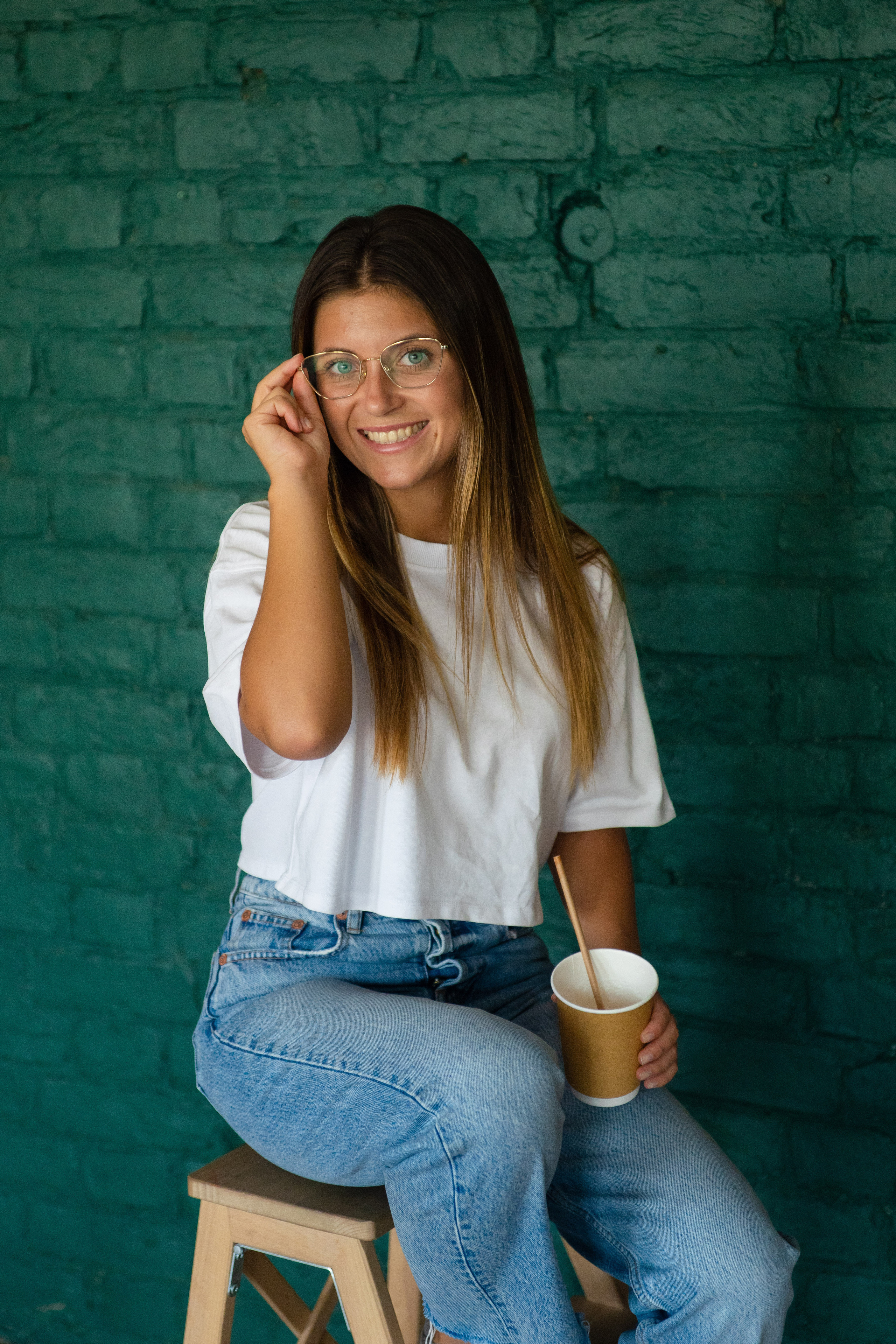 Полина (поиск работы зарубежом). Бренд и контентные фотосессии, портреты и лавстори в Санкт-Петербурге