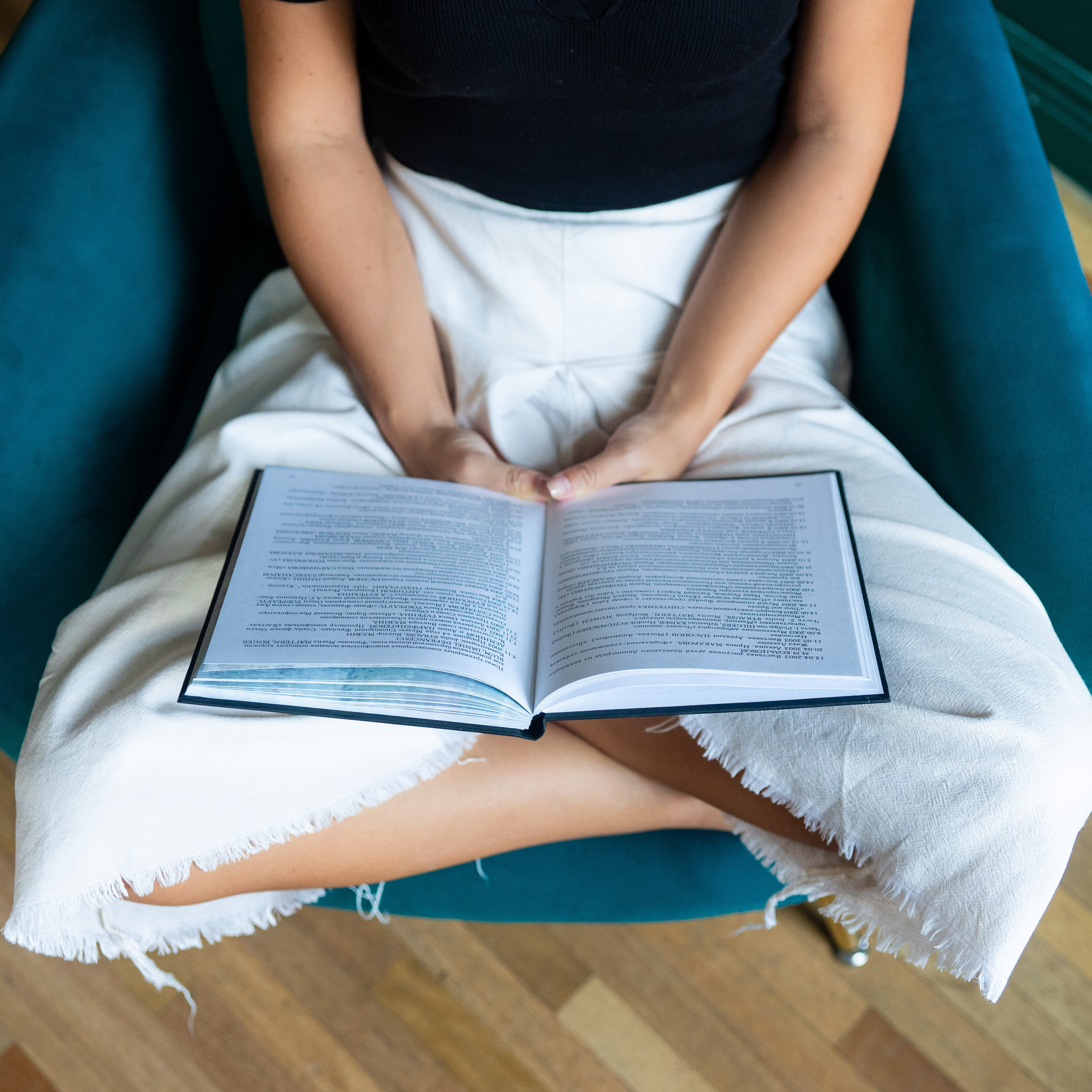 Полина (поиск работы зарубежом). Бренд и контентные фотосессии, портреты и лавстори в Санкт-Петербурге