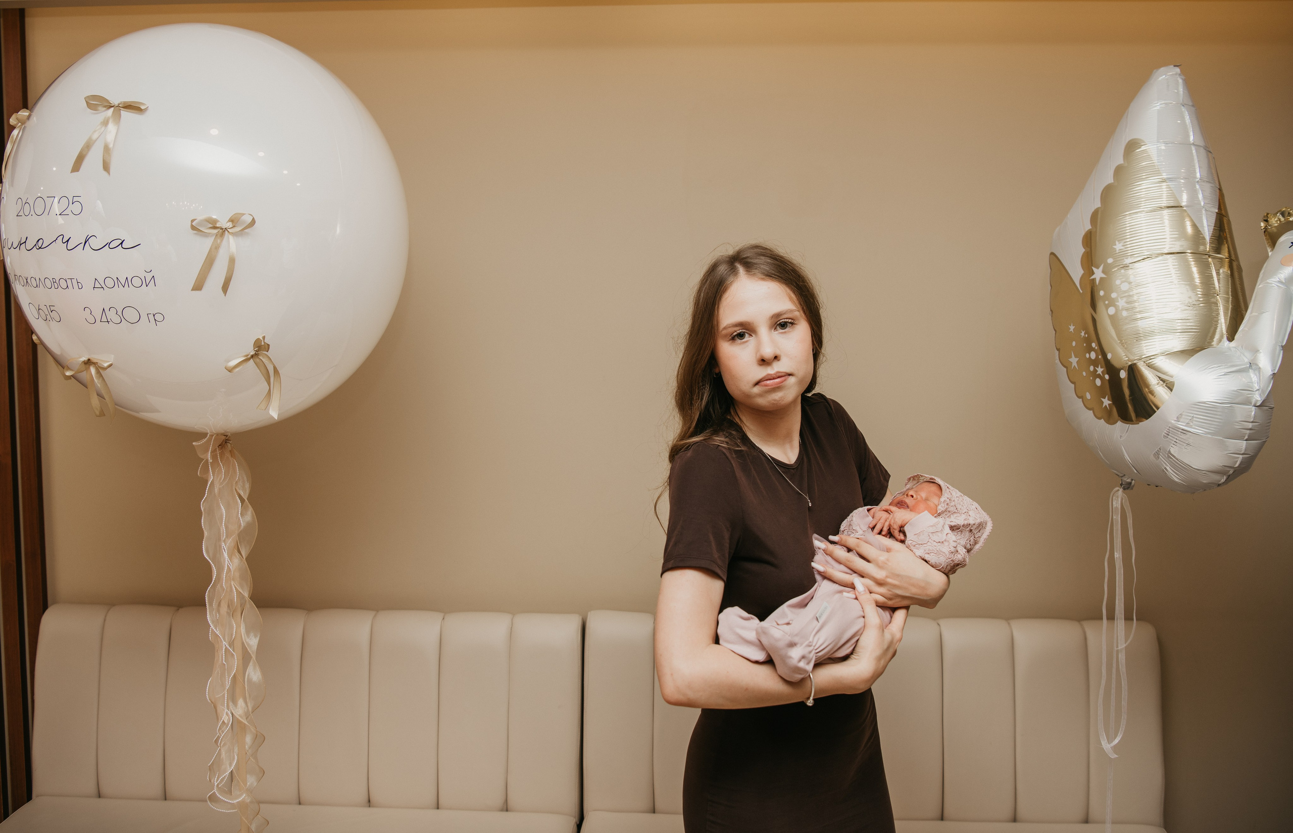 Выписка Ариночки. Ерамишанцква. Фотограф на выписку из роддома в Москве и МО