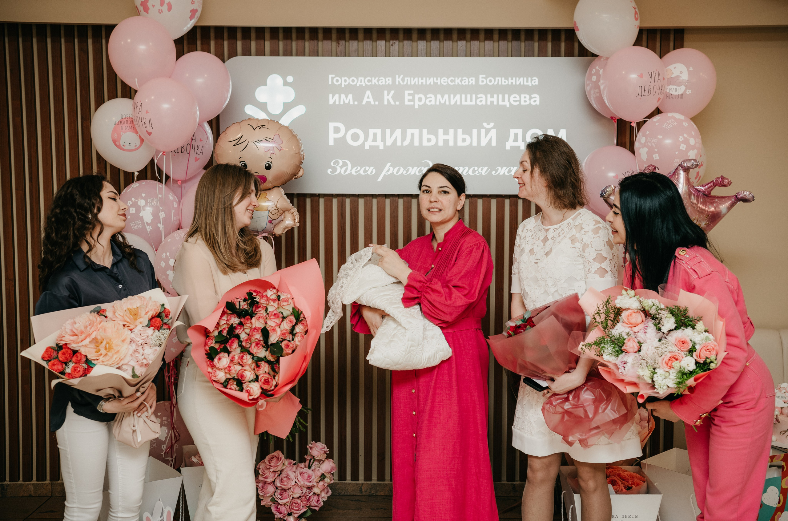 Выписка Адель. Ерамишанцева. Фотограф на выписку из роддома в Москве и МО