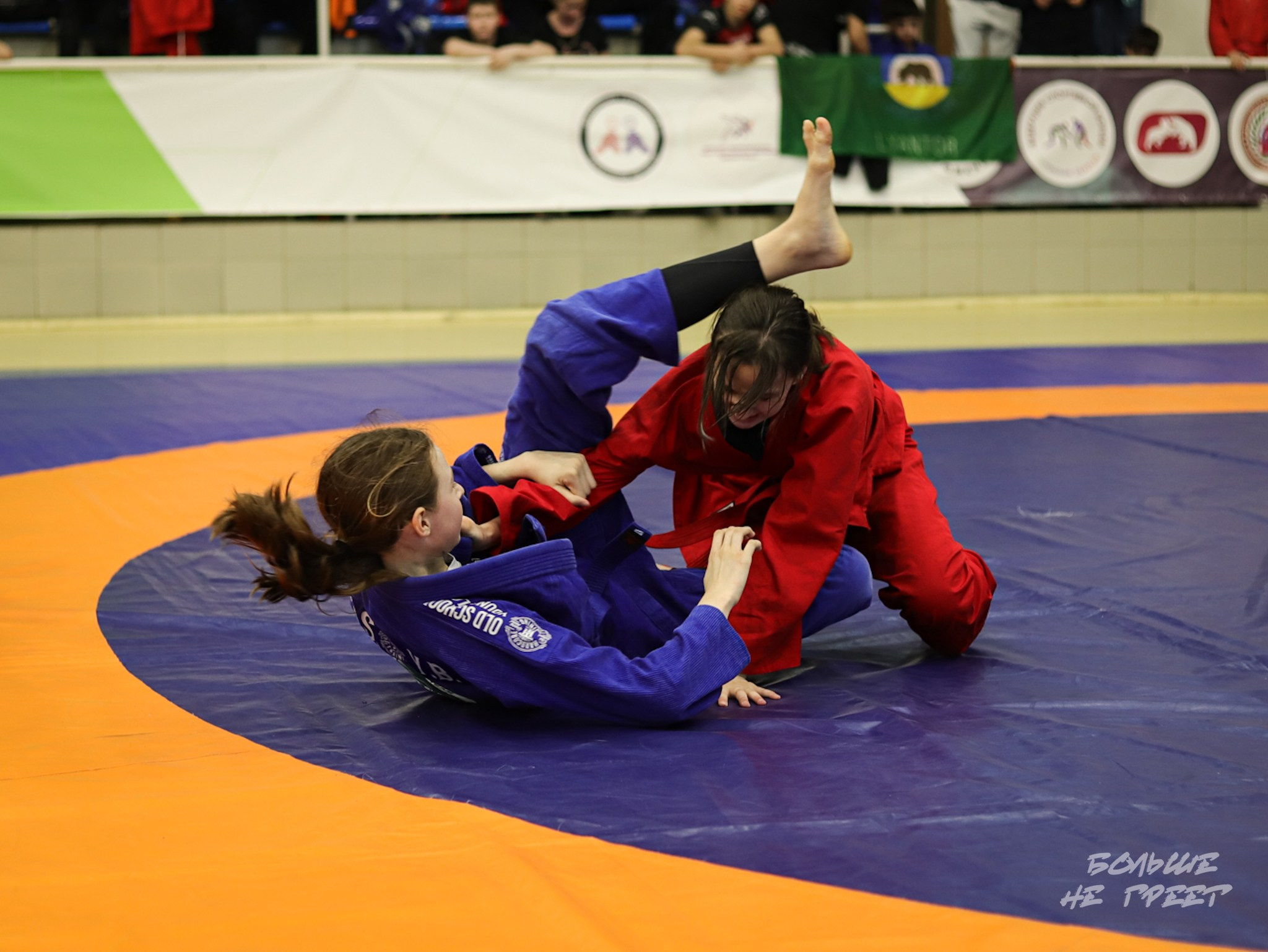 ПЕРВЕНСТВО УРФО ПО СПОРТИВНОЙ БОРЬБЕ ГРЭППЛИНГ И ГРЭППЛИНГ-ГИ. Больше не греет