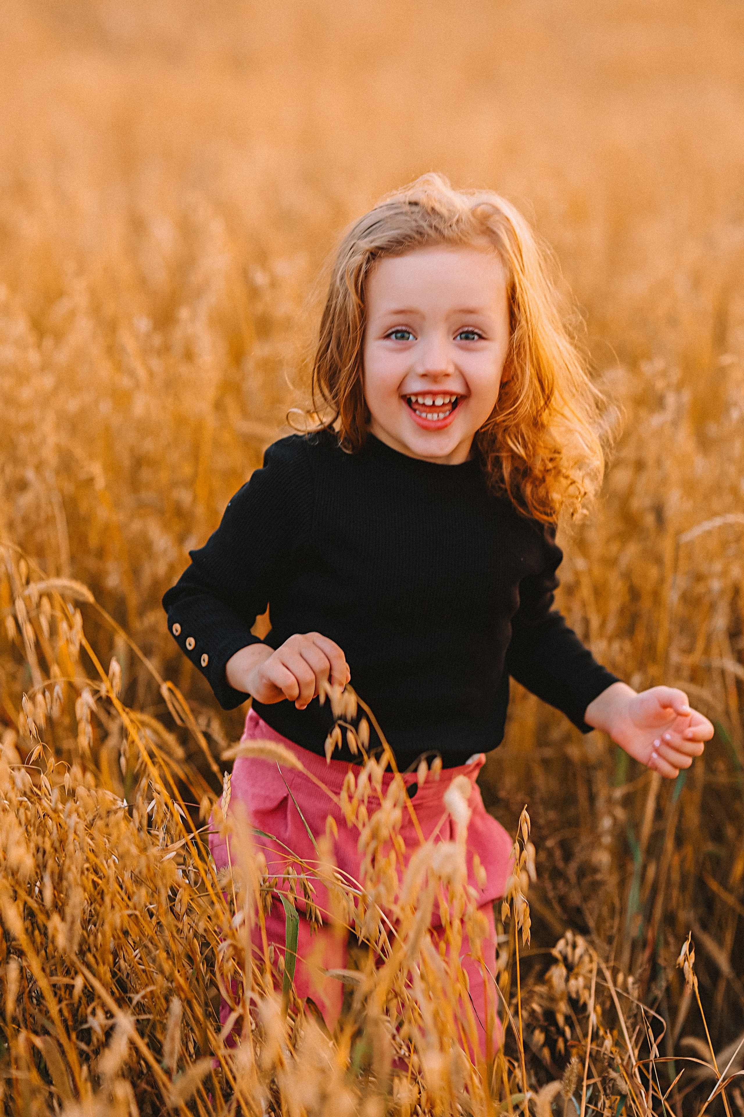 Поле. Семейный фотограф Тюмень, фотограф на роды Салмина Мария