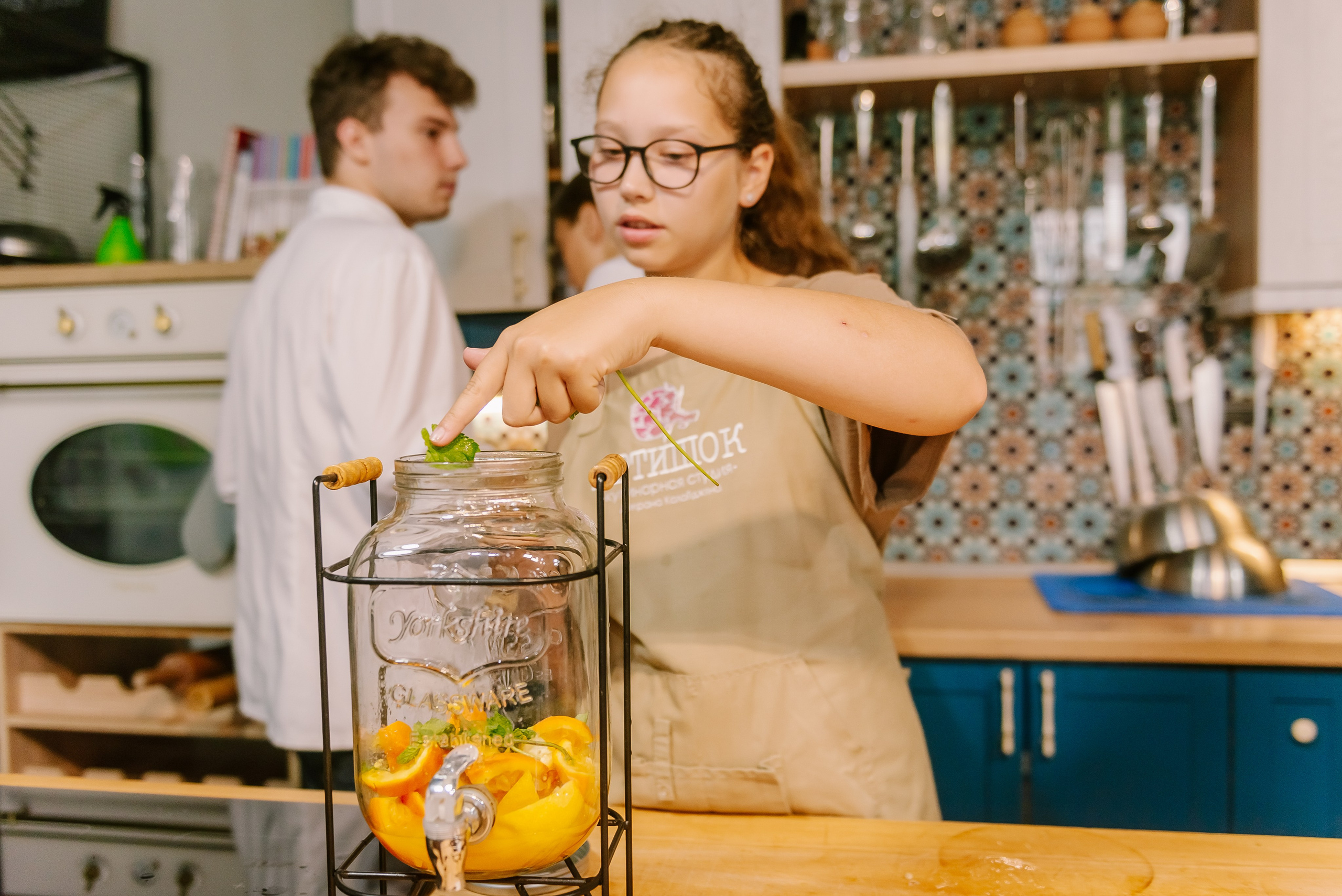 Инклюзивная кухня добра в Артишок 30. 07.35. Детский фотограф, семейный фотограф и репортажи в Кемерово