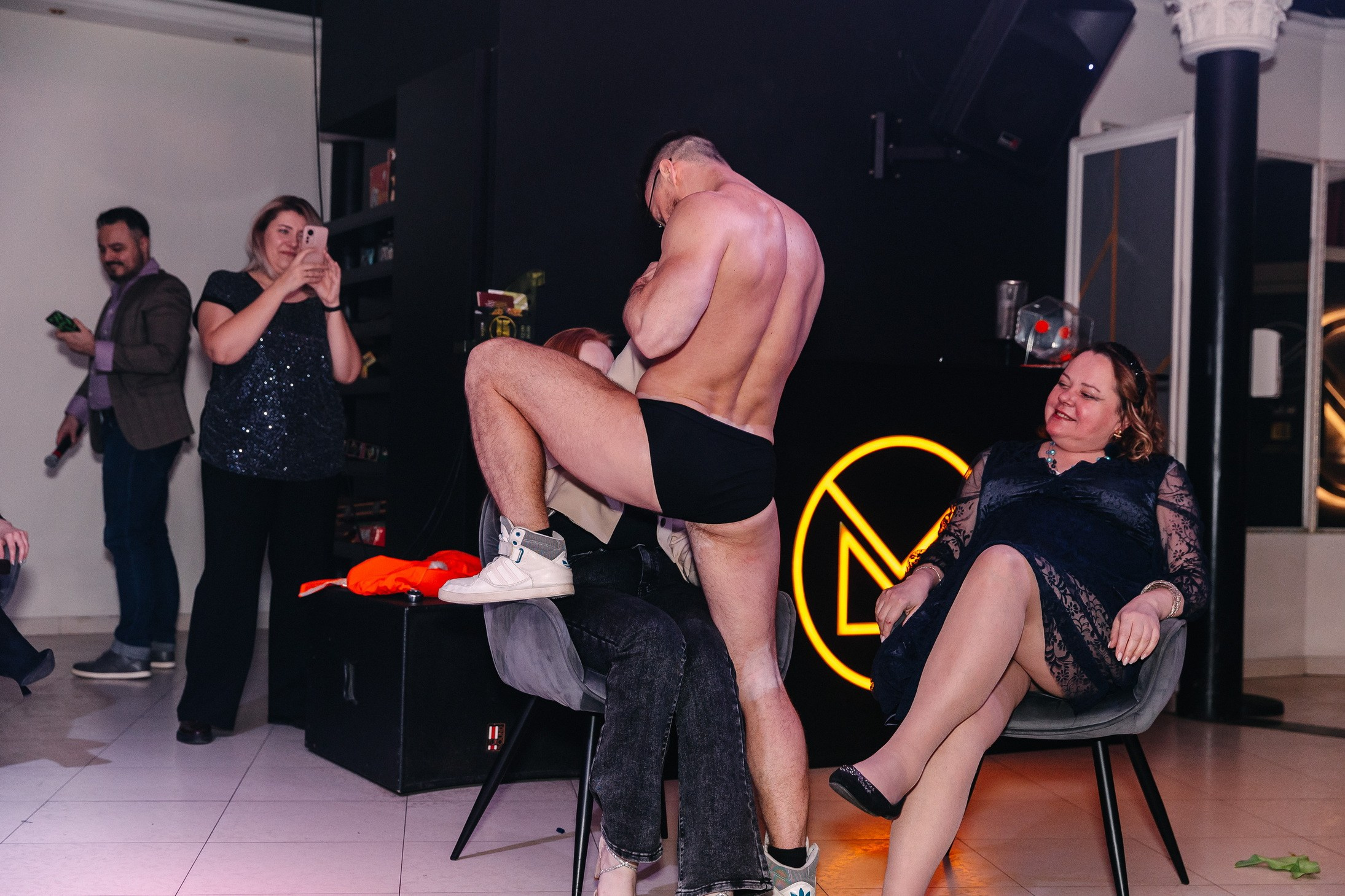 8 марта в лаунж-баре Major 2024. Свадебный, семейный и детский фотограф в Калининграде Елена Кравцова