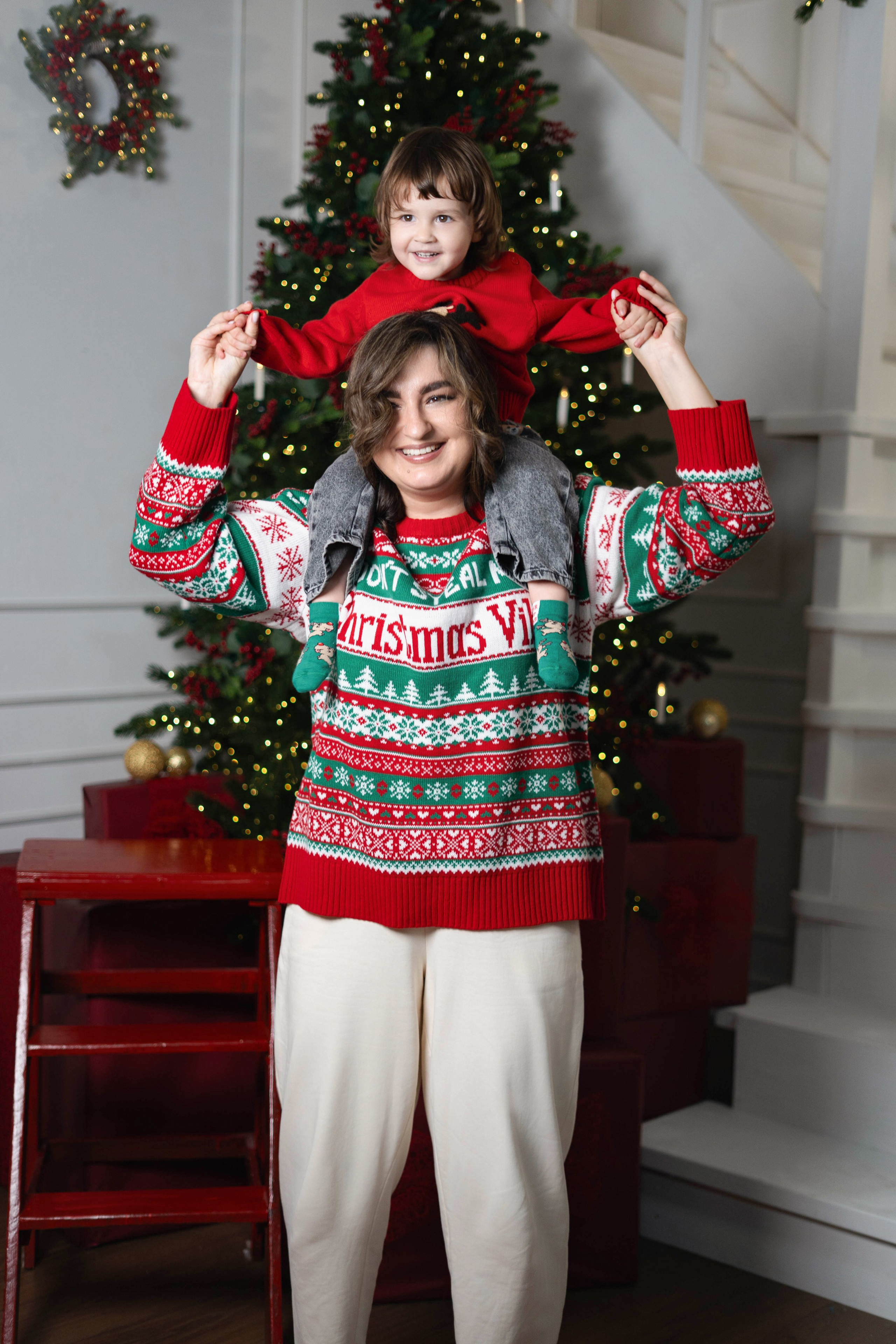 Семейная съемка в новогоднем интерьере. Профессиональный Фотограф в Сочи Марина Ситкина