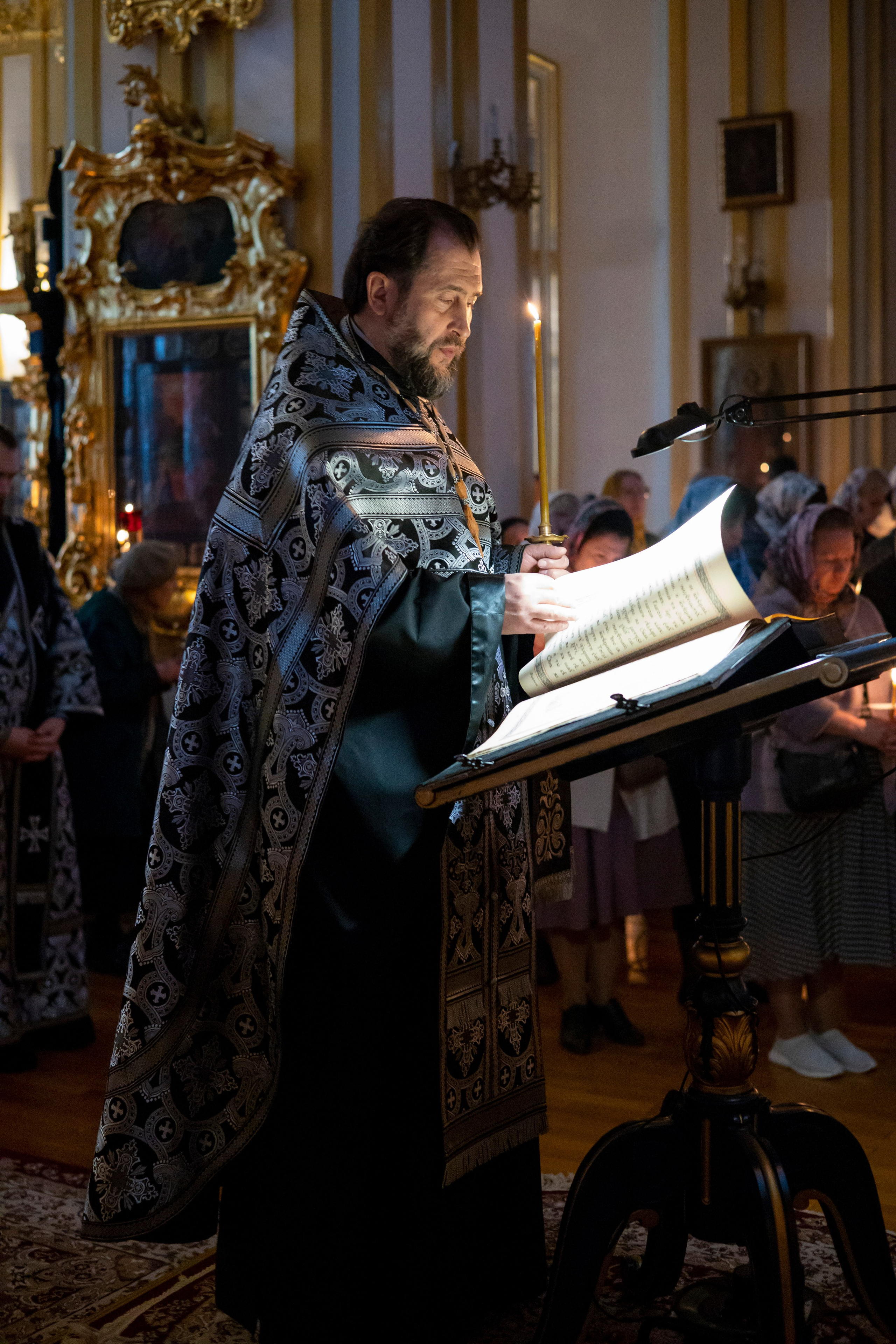 УТРЕНЯ ВЕЛИКОГО ПЯТКА. НИКОЛО-БОГОЯВЛЕНСКИЙ МОРСКОЙ СОБОР