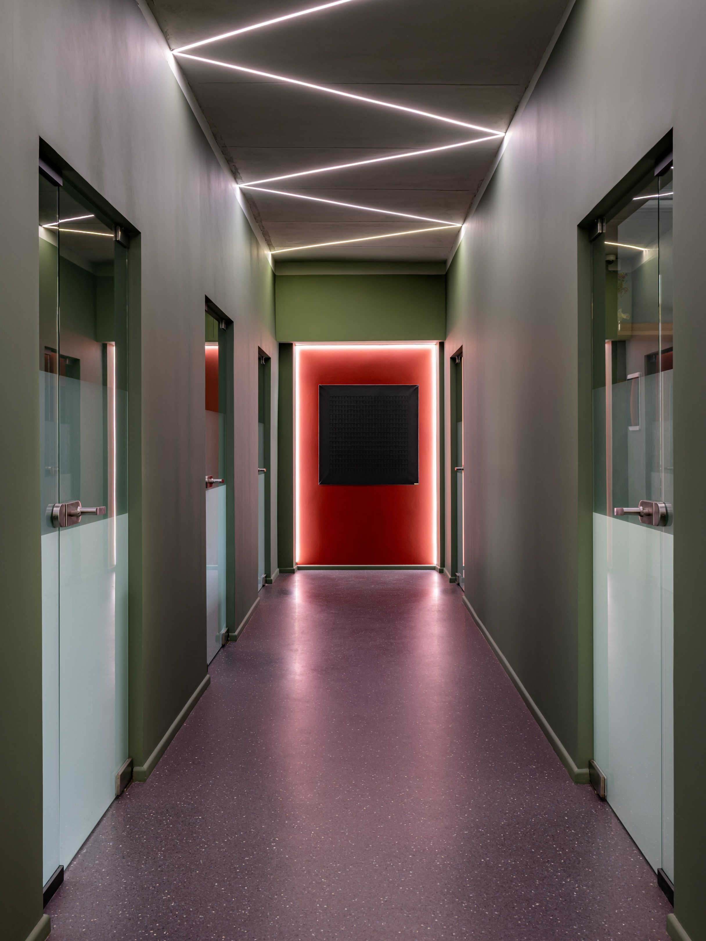 Дизайн интерьера офиса строительной компании в Екатеринбурге. Интерьерный фотограф. Фотограф архитектуры