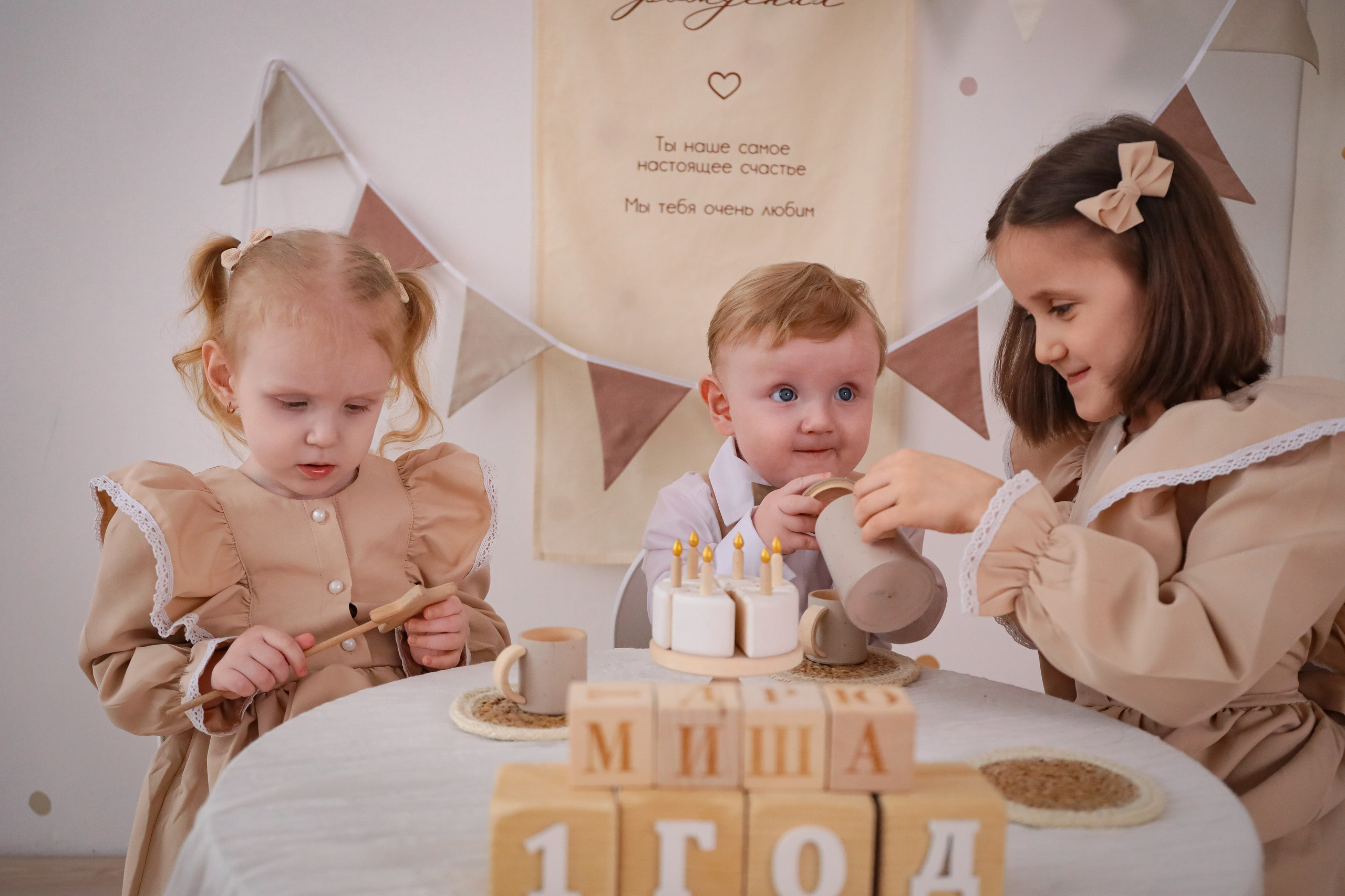 Мама, папа и трое деток. Фотограф г. Хабаровск. Семейные и индивидуальные съёмки