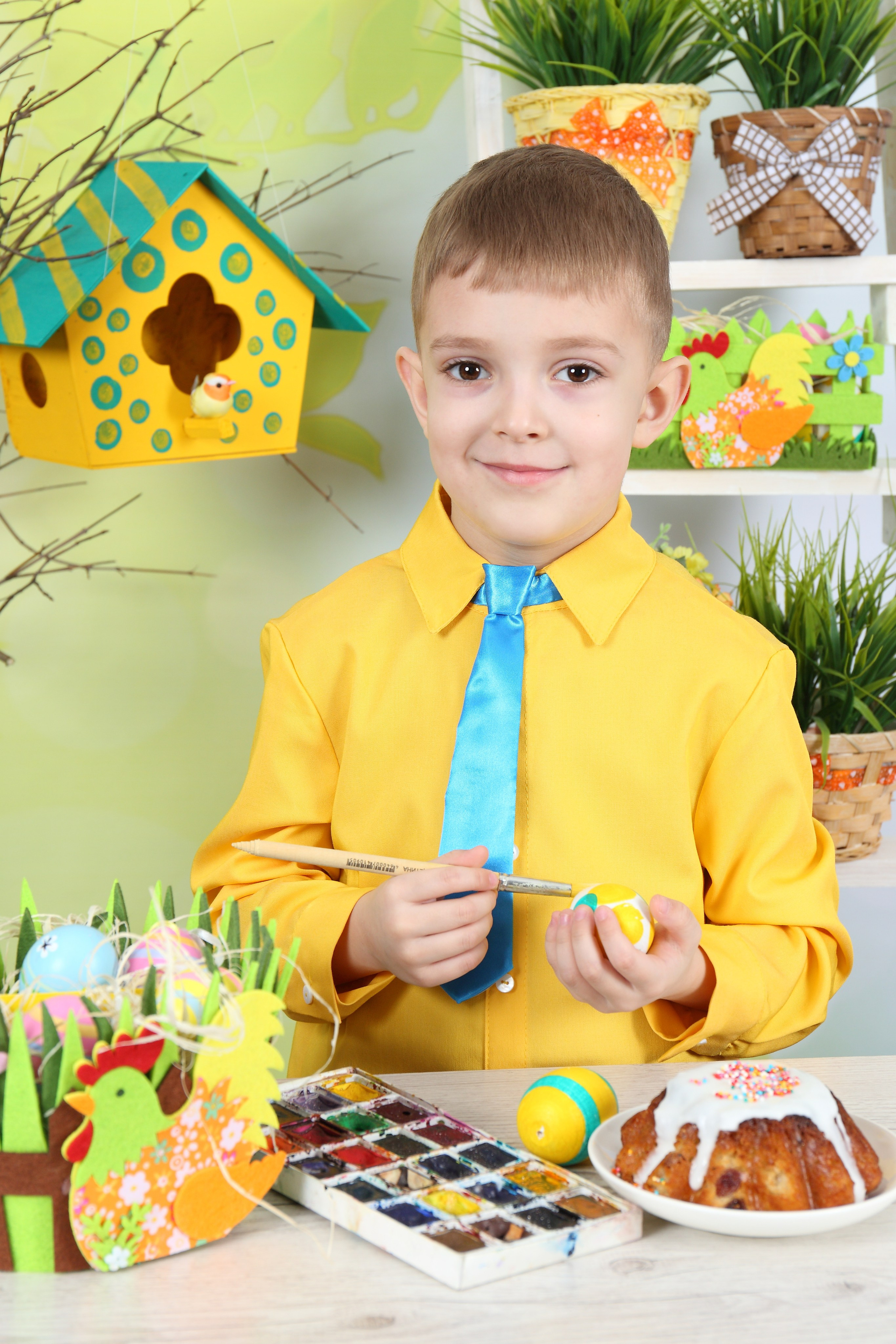 Красим яйца. Детская выездная фотостудия