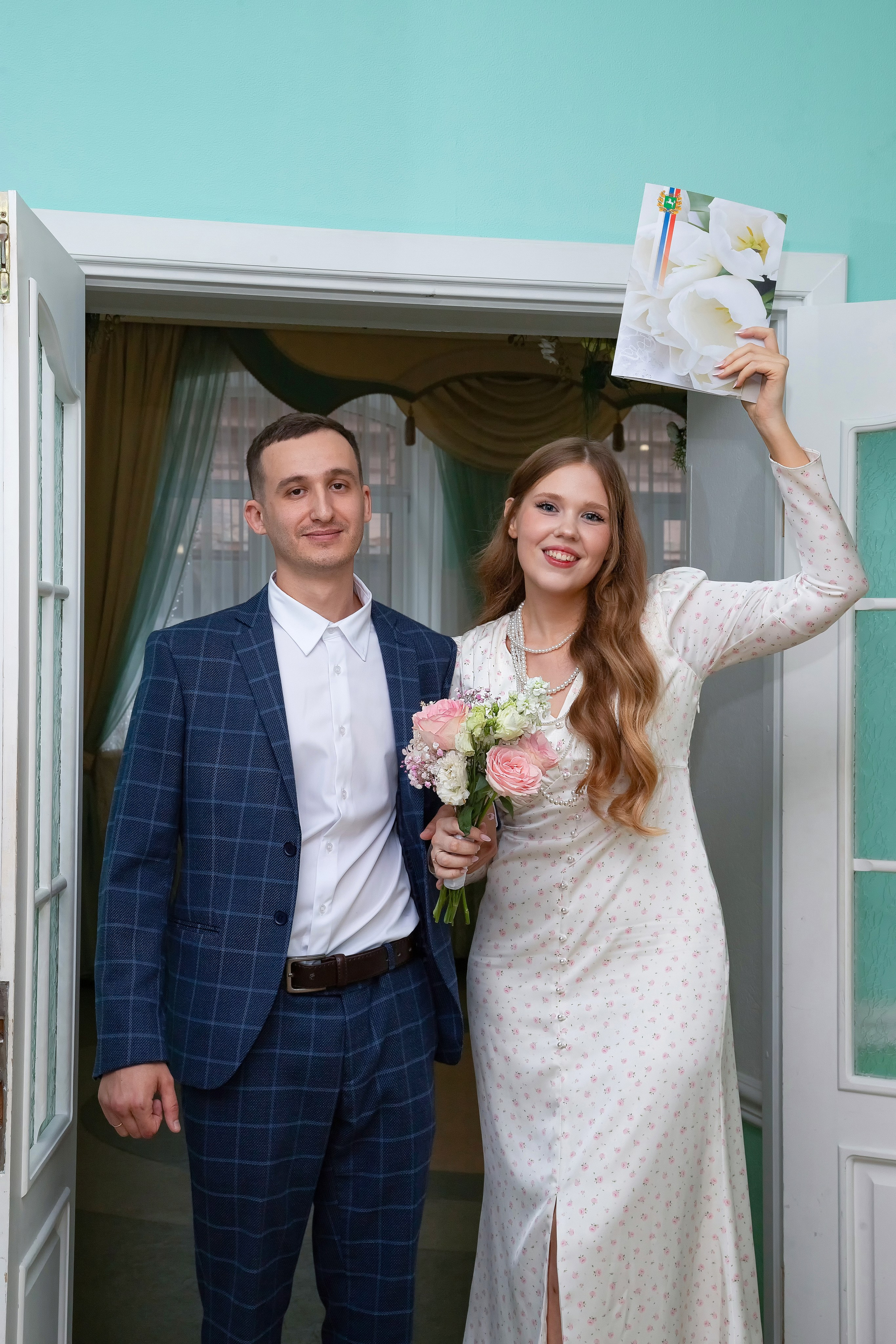 ЗАГС Томск (ул. Розы Люксембург, д. 18а) + прогулка. Фотограф в Томске Евгения Гуляева