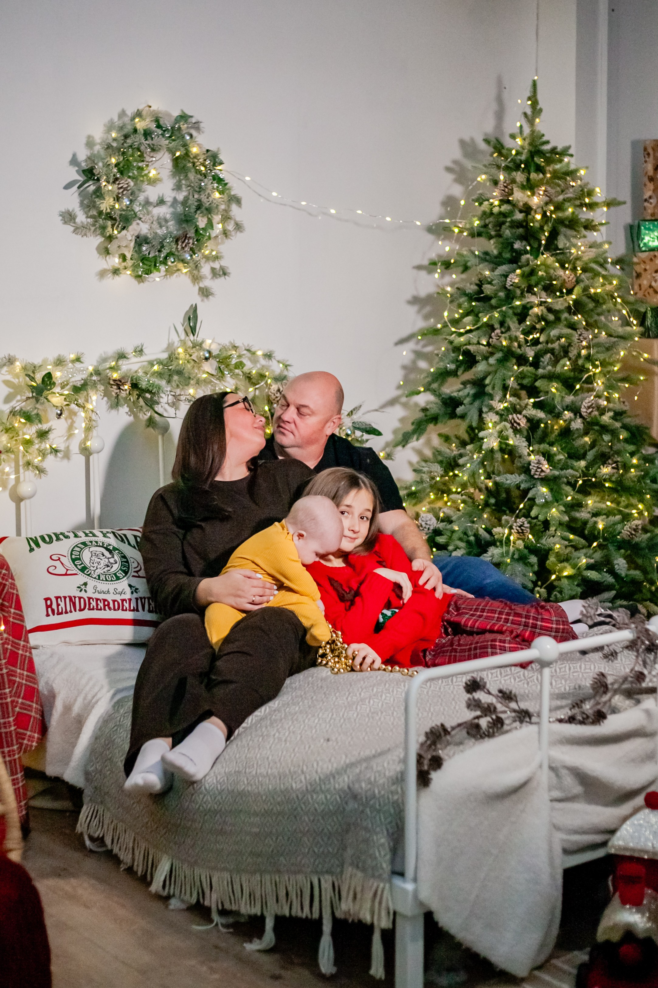 Ульяна и ее семья новый год 2024. Свадебный и семейный фотограф в Армавире