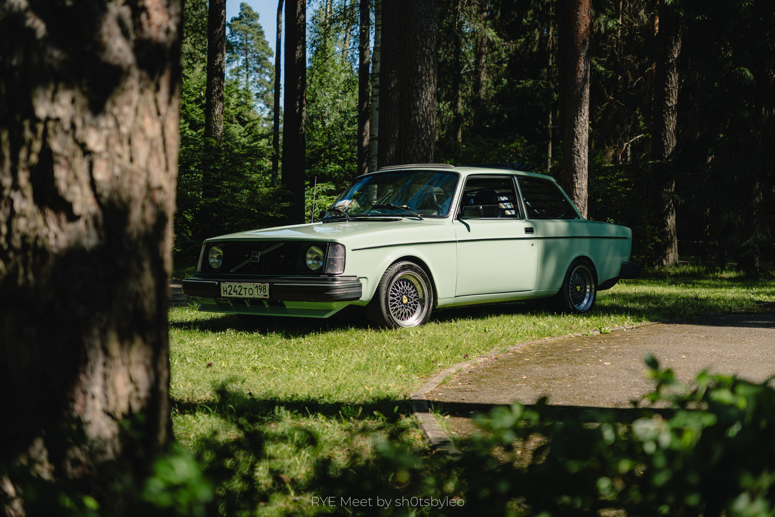 Масштабный летний фестиваль RYE Meet — встреча клуба любителей автомобилей старше 25-лет. Автомобильный фотограф Антон Цырулев