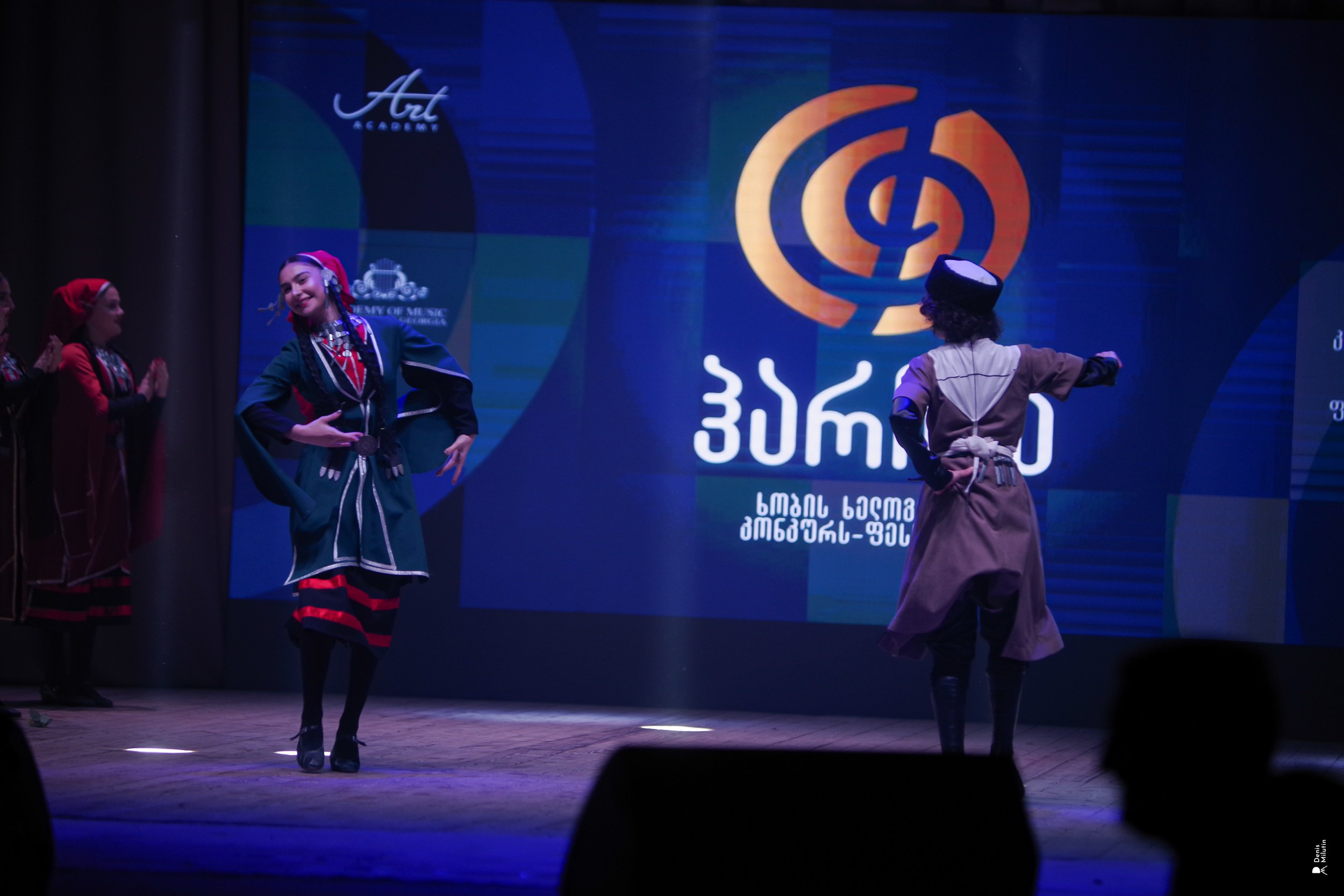 Танцы в Хоби. Портретный фотограф Денис Милютин