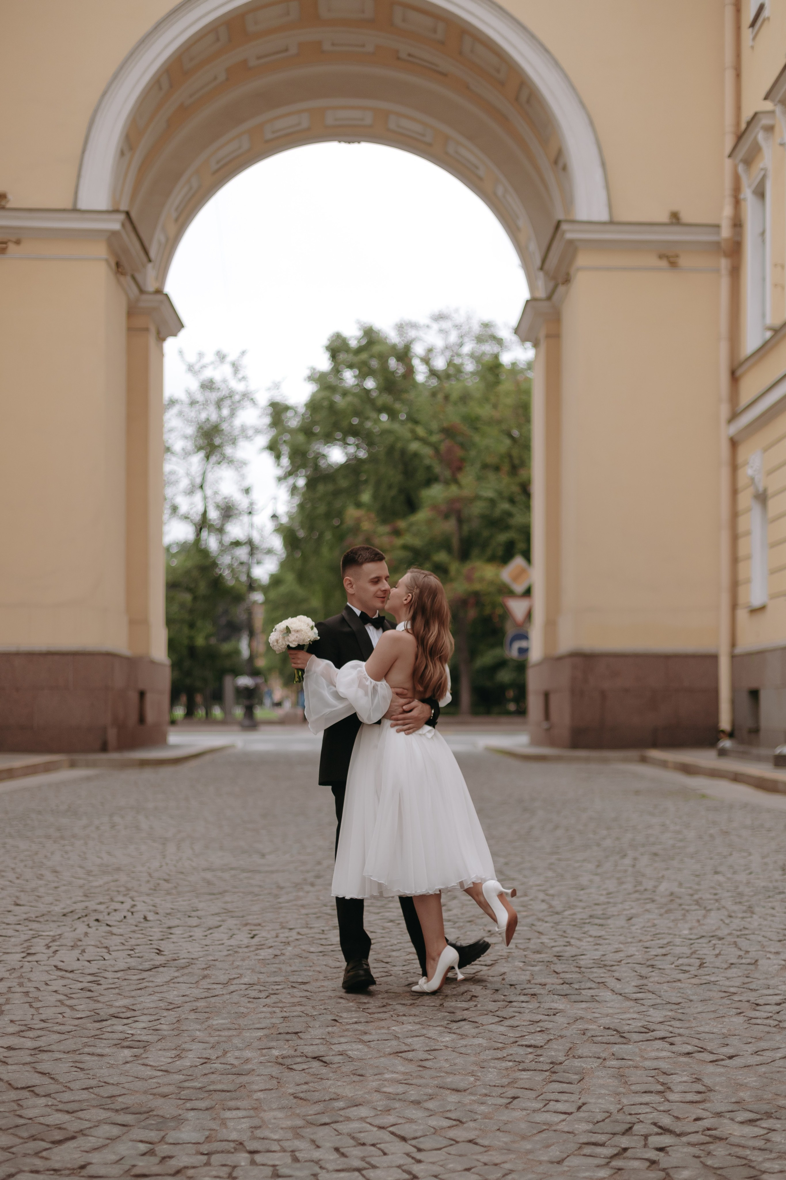 Дождь, жара и Эрмитаж. Свадебный и семейный фотограф Арина Кулёва