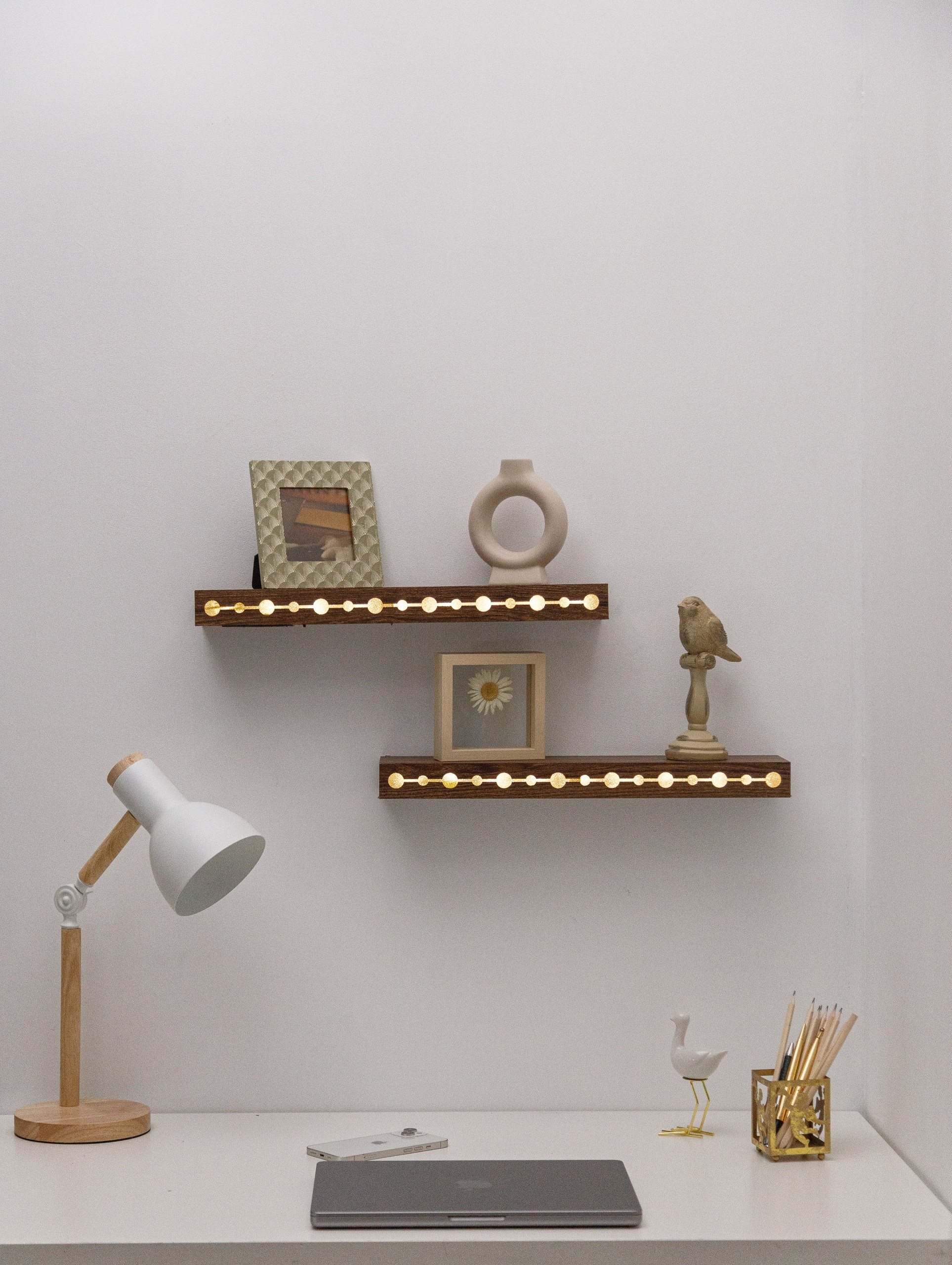 Съёмка полок с подсветкой. Студия коммерческой съемки ХВОЯ