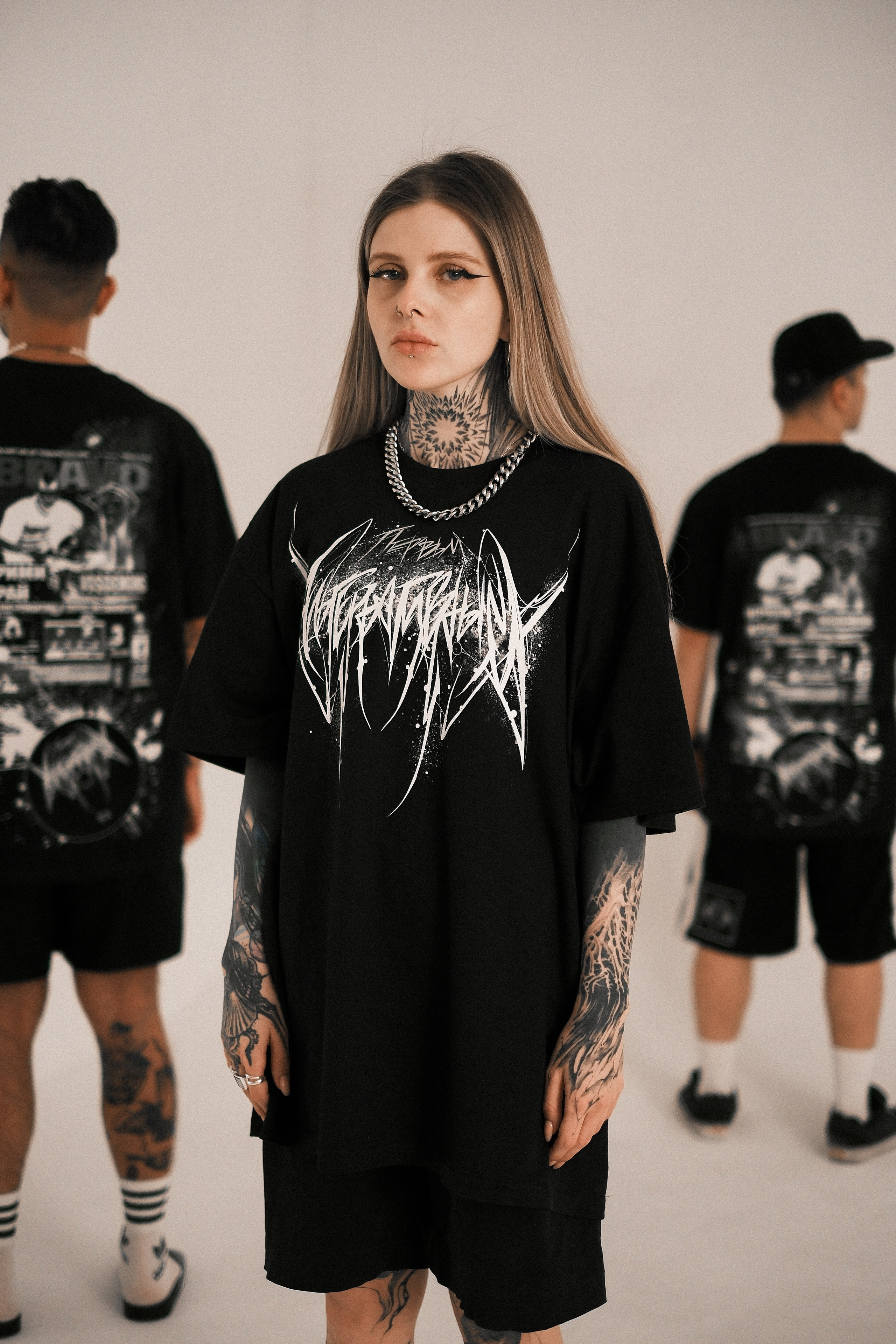 Съемка группы на циклораме