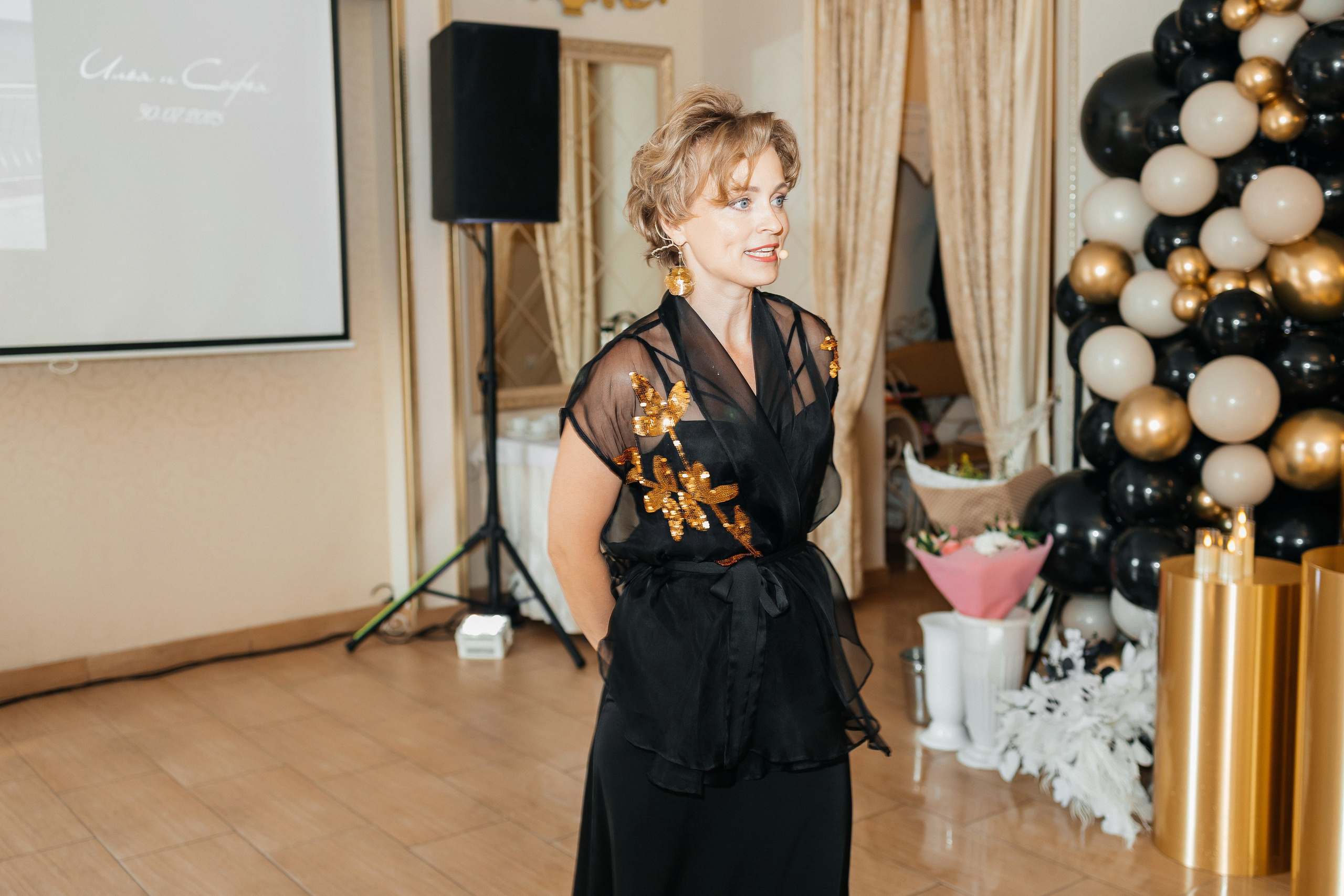 Красивый свадебный ужин в уютном ресторане. Олег Сверчков | Свадебный фотограф Вологда