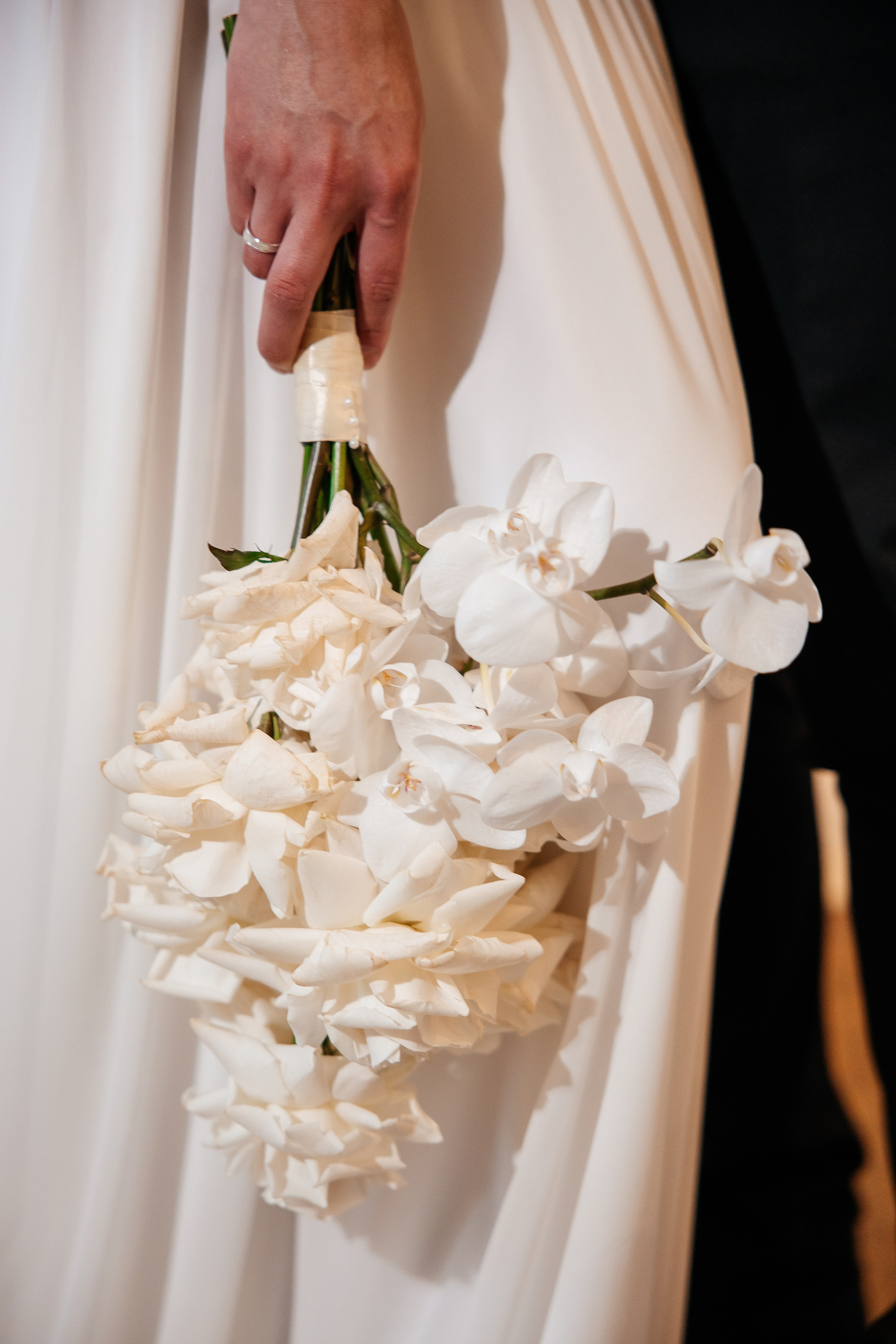 Утро жениха и невесты в отеле. Свадебный и семейный фотограф в Москве Красинская Мария