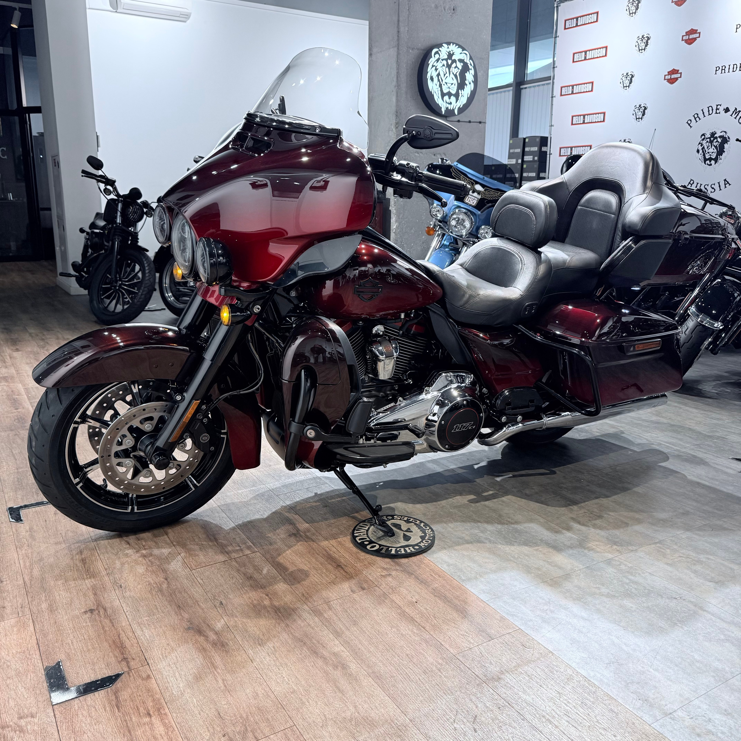 2017 Street Glide Sресiаl 107 Purple Сhоkоlatе. Hello Davidson, Москва. Только хорошие мотоциклы…