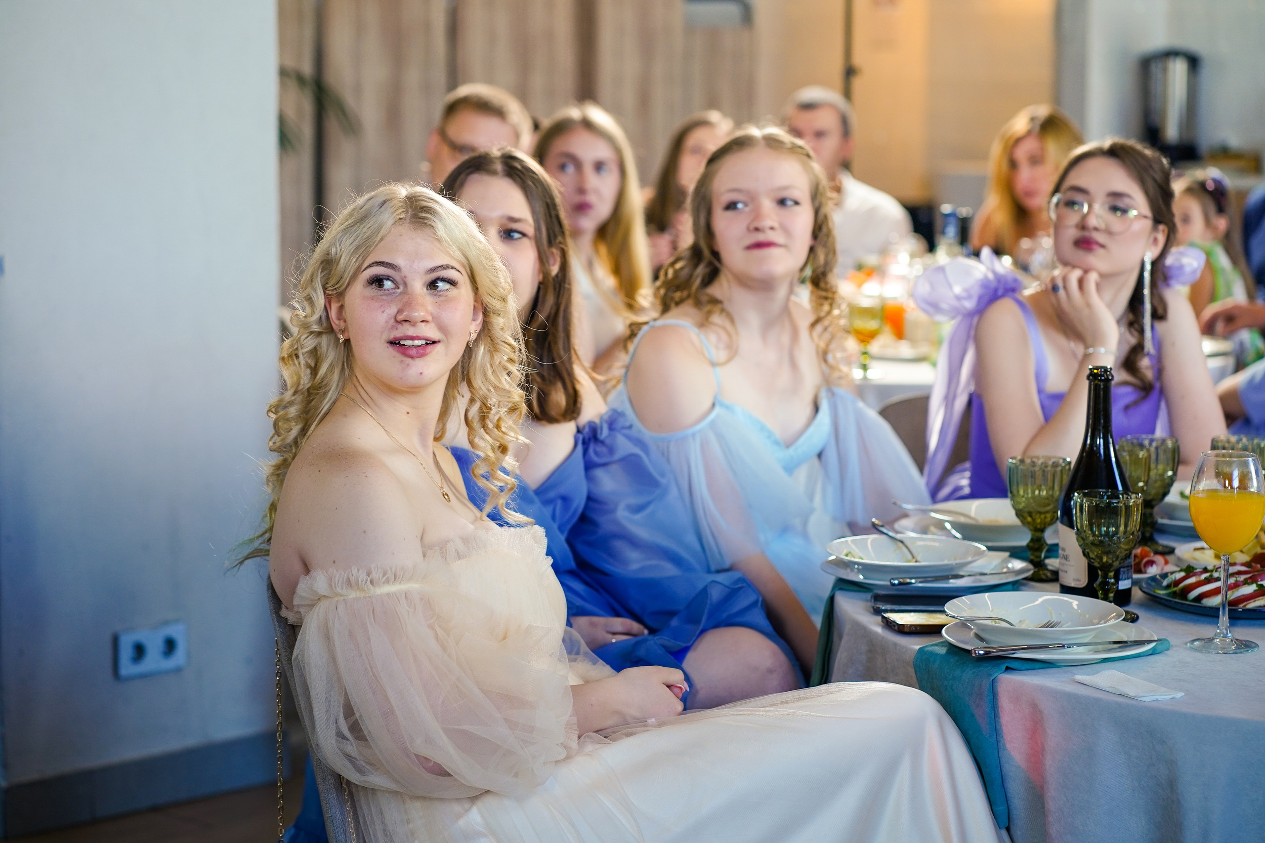 Выпускной вечер, гимназия № 40, 9 класс. Семейный и портретный фотограф в Екатеринбурге Анна Лобанова