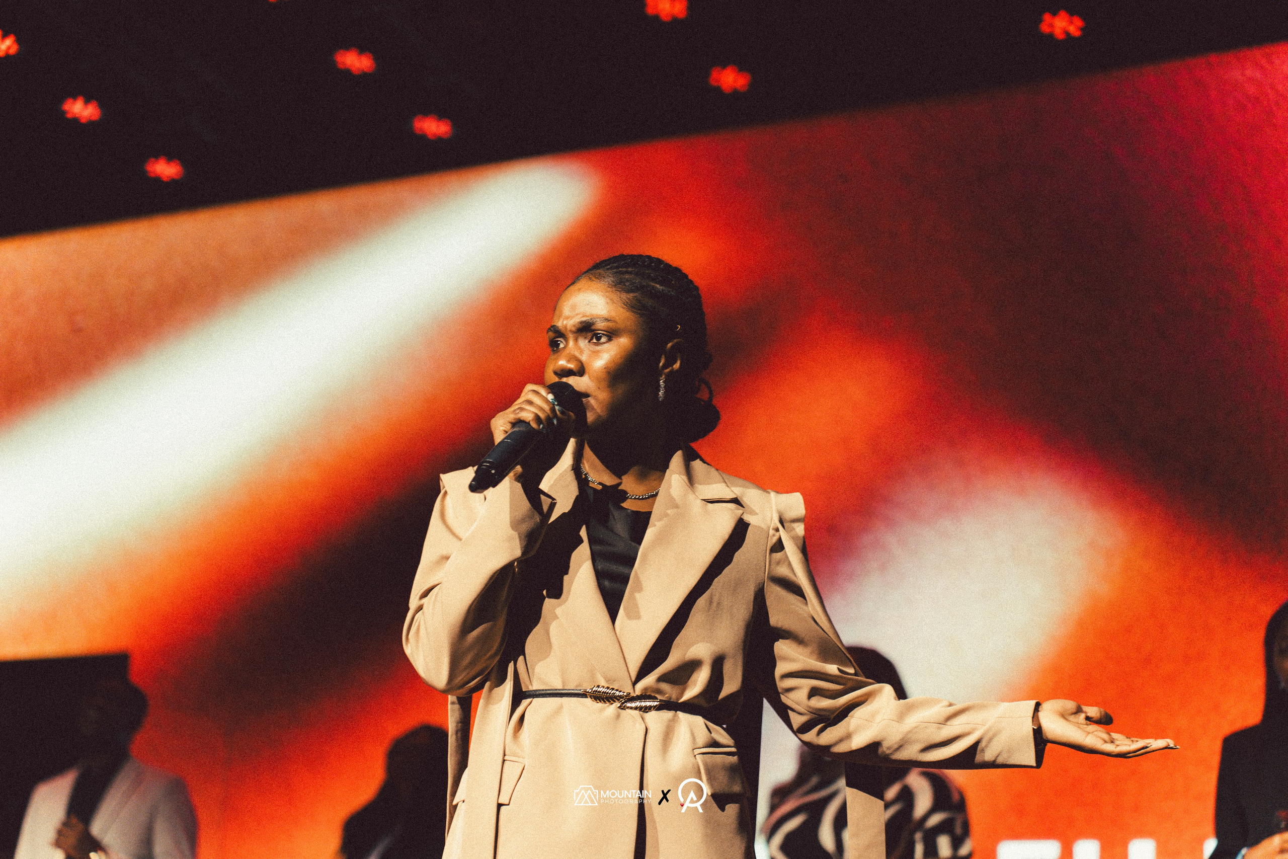 One Audience Gospel concert With Prospa Ochimana. Я занимаюсь событийной, свадебной, товарной, студийной… фотографией