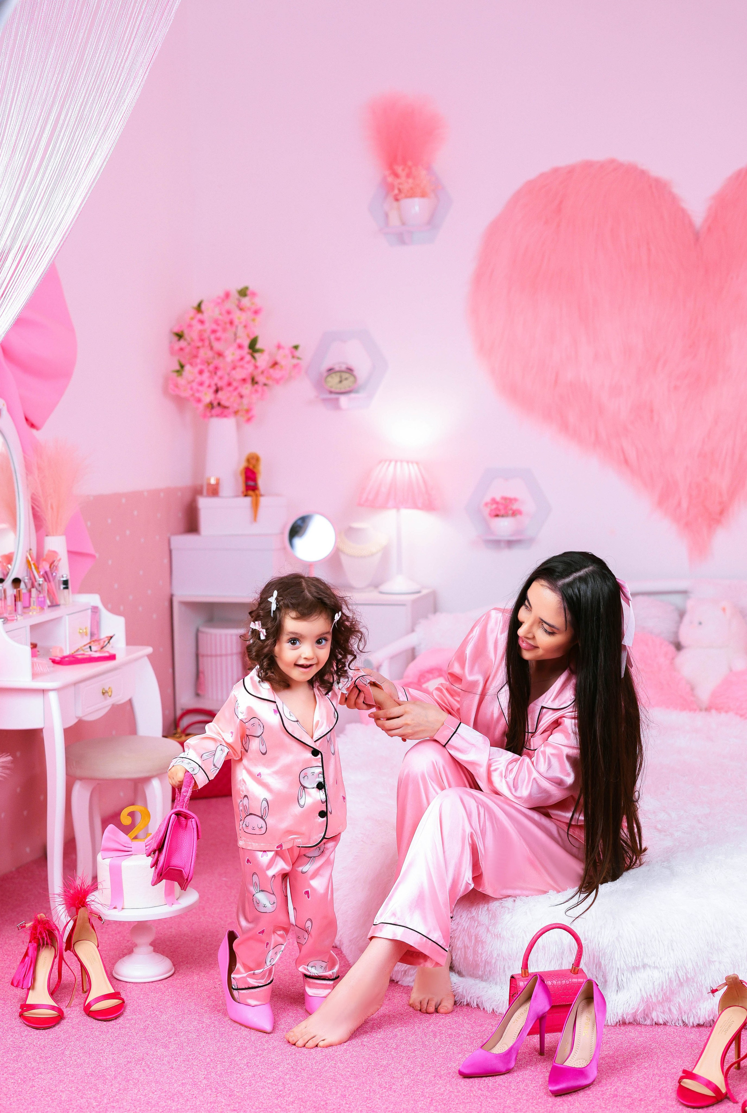 РОЗОВАЯ КОМНАТА