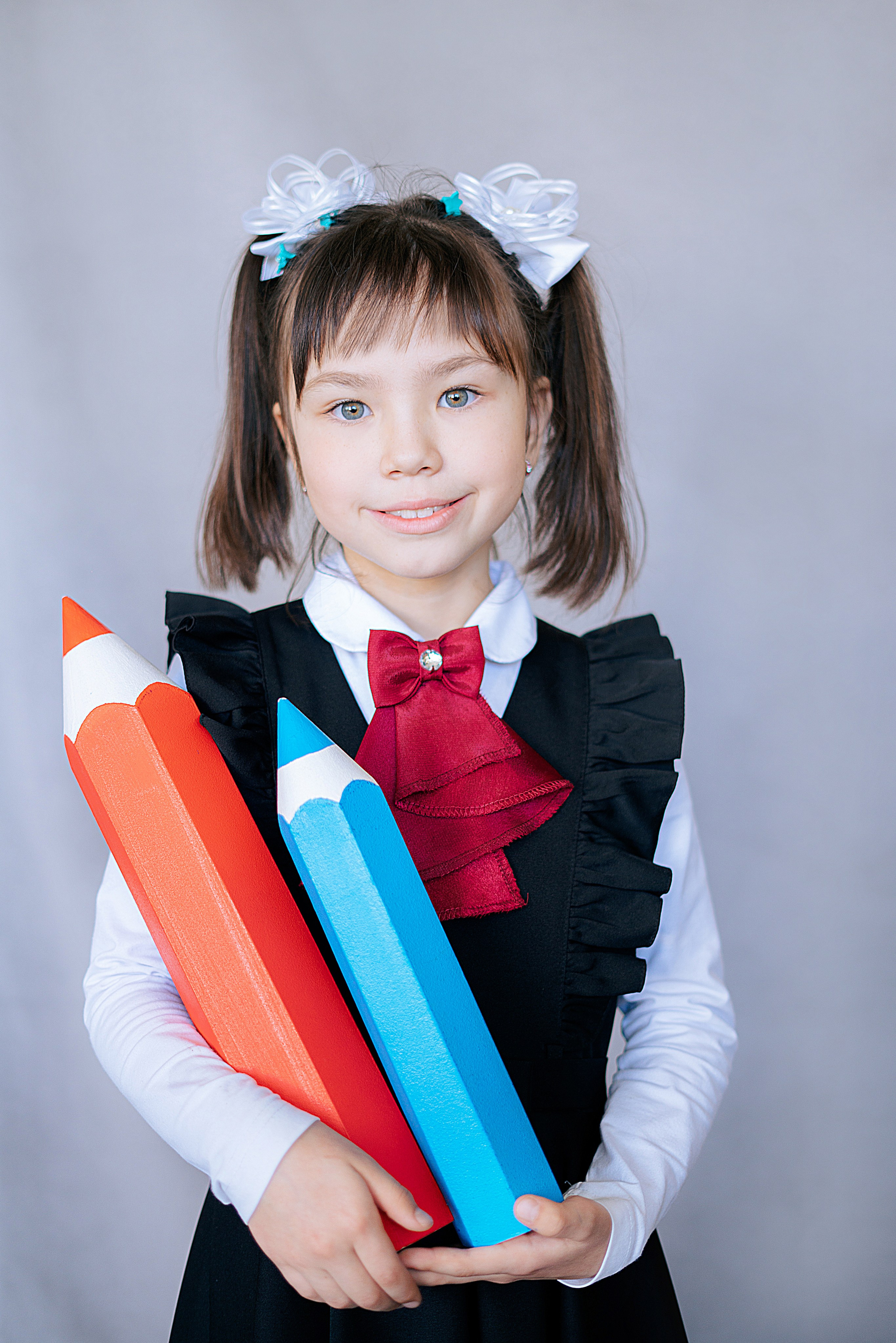 Школьные портреты. Школьный фотограф в Челябинске. Выпускные фотоальбомы