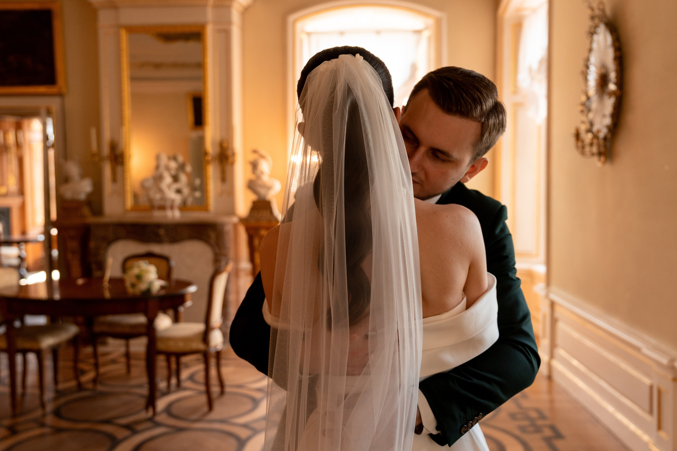 Влад и Илина в Кусково. Свадебный фотограф в Москве Анна Полушина