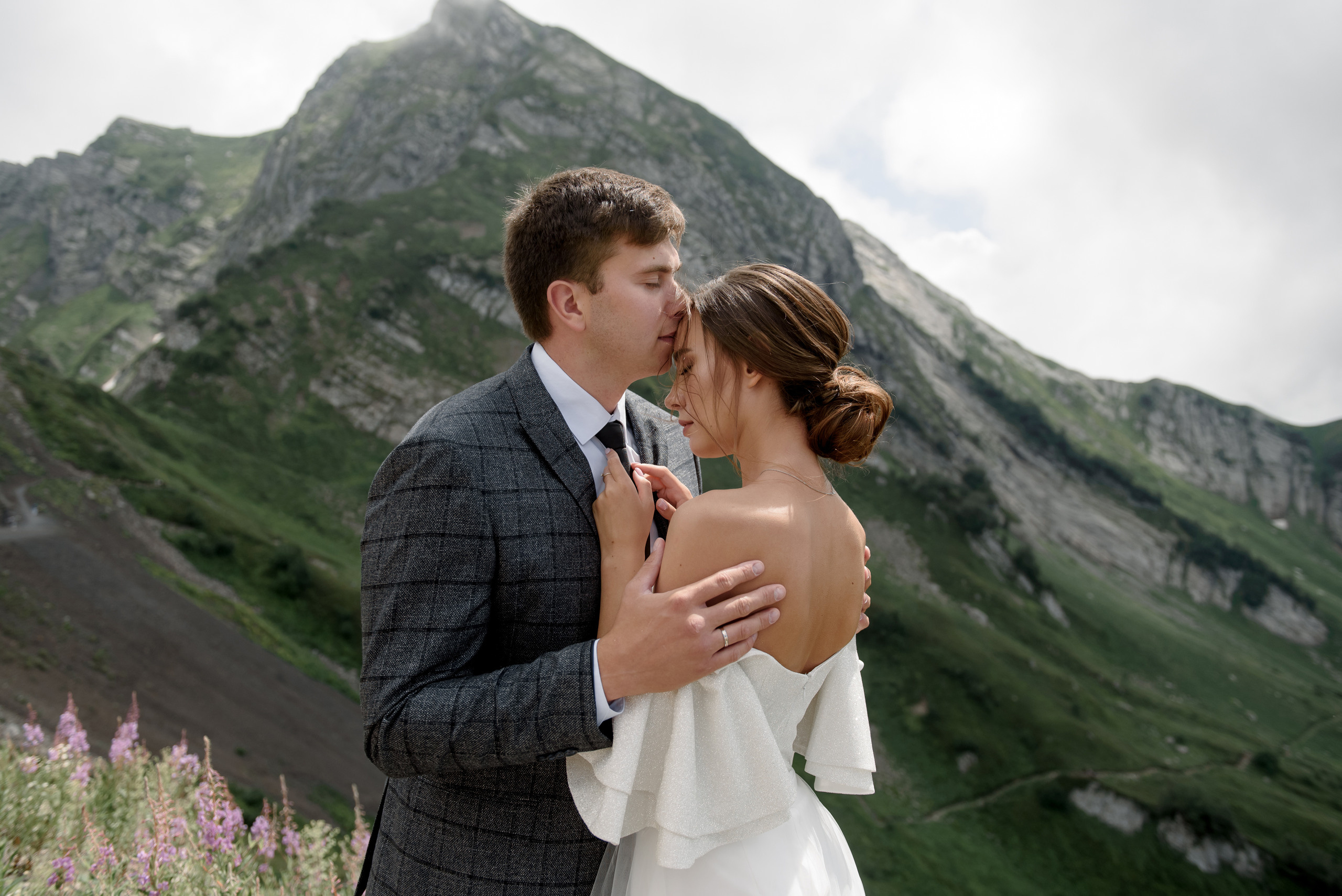 Валерии & Ольга. Сергей Каба|Свадебный фотограф Сочи - атмосфера торжества остается с в