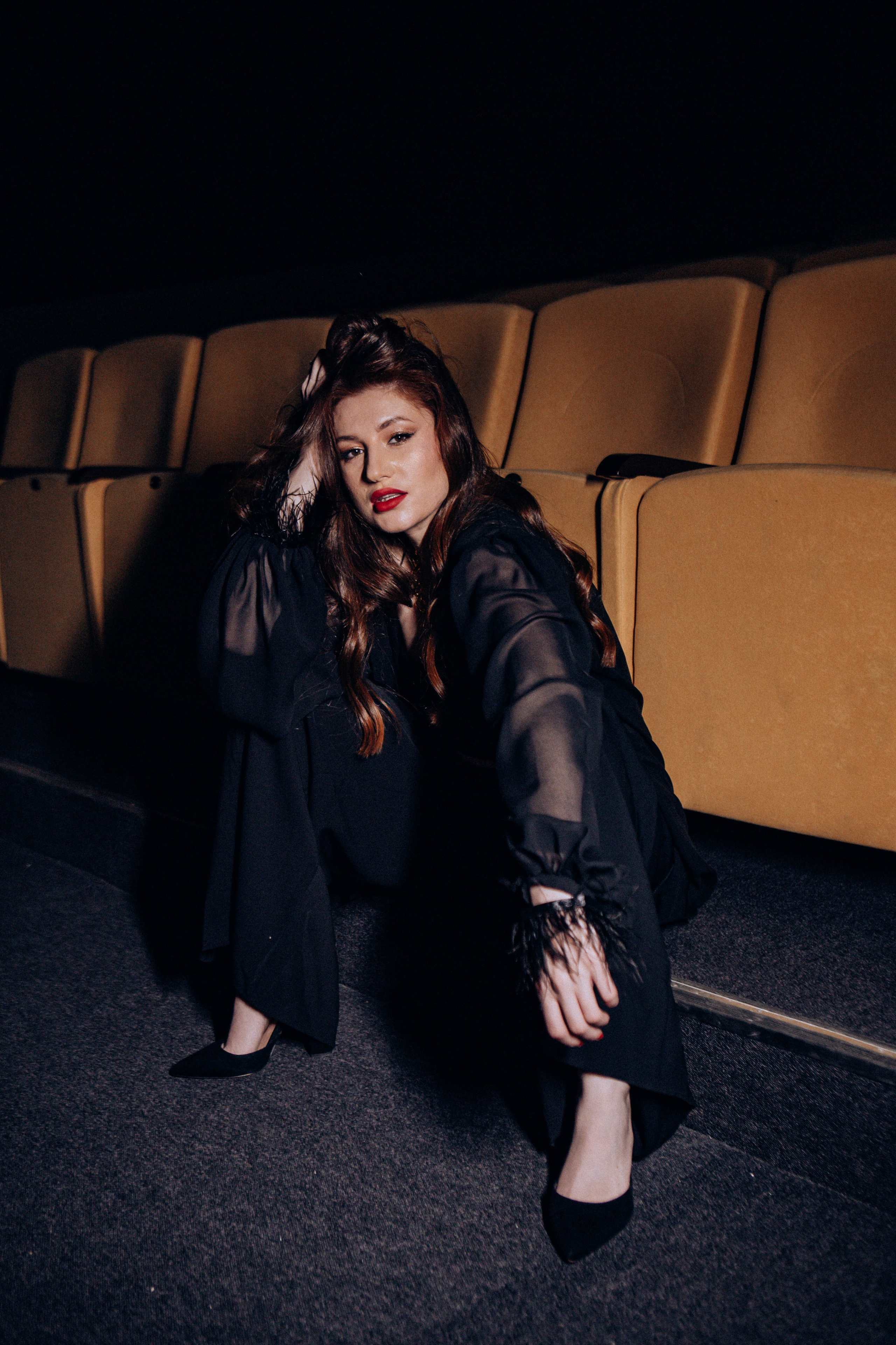 Катя. Контакты