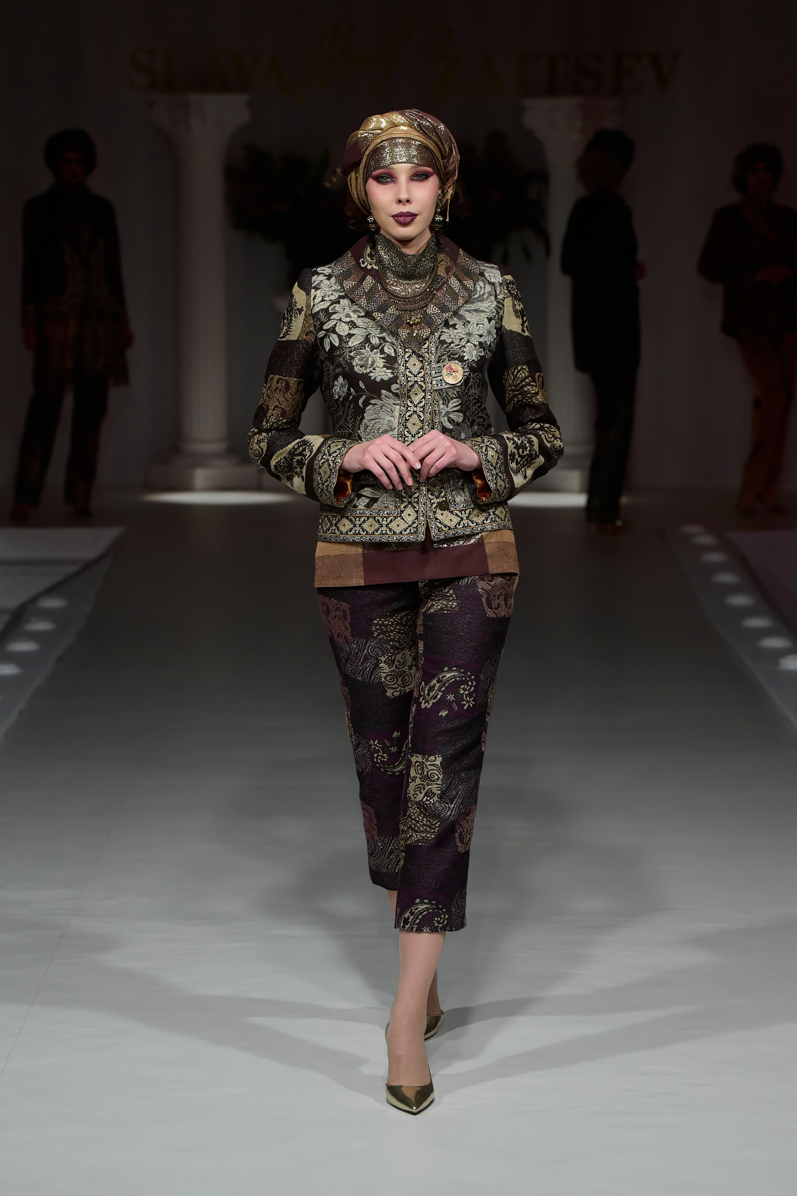 Slava&Yegor Zaitsevs. Показ-спектакль «Воспоминание». 21 июня 2025. Дима Бабушкин. Фотограф. Подиум. Репортаж. Творчество. Дорого