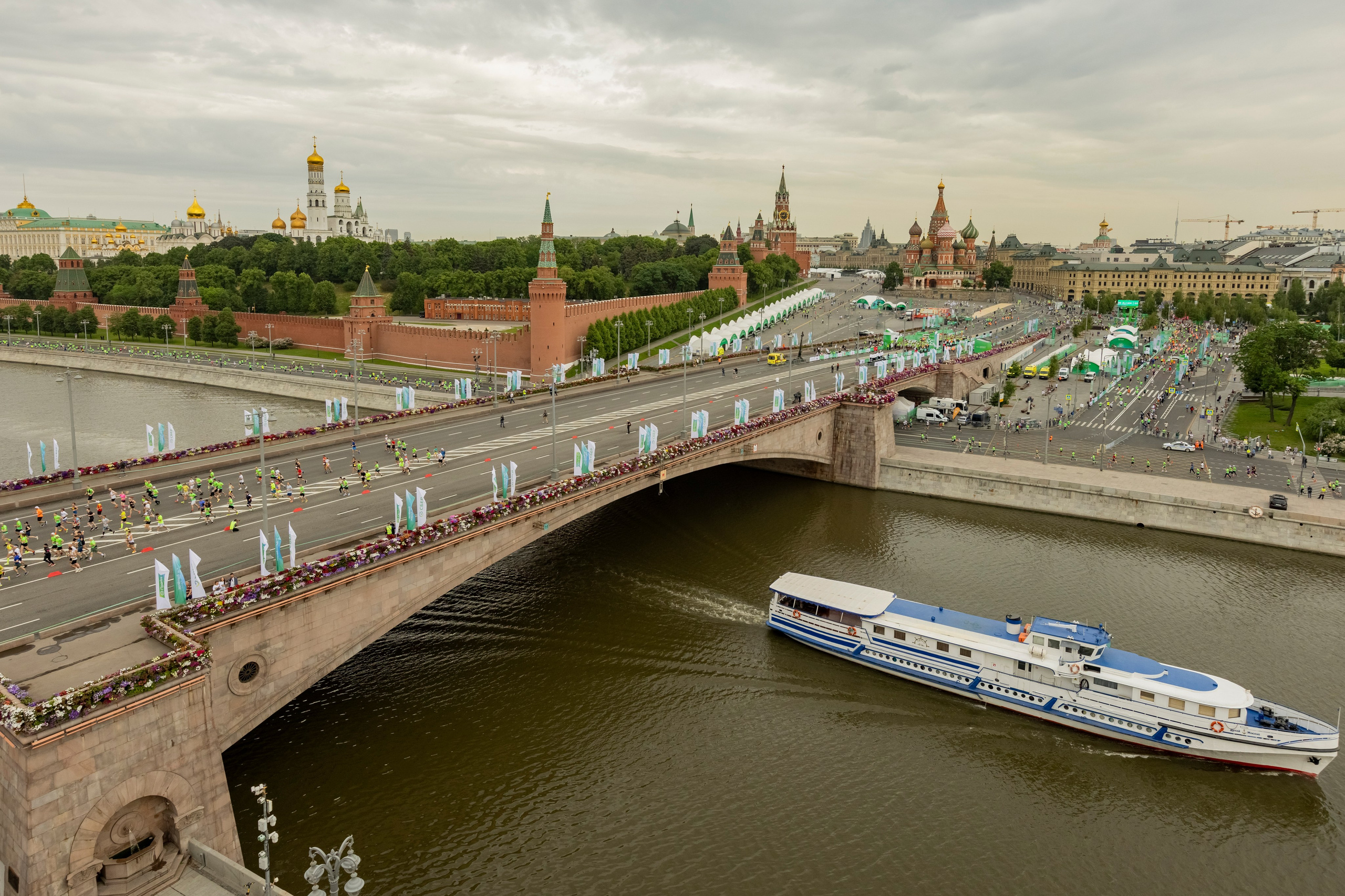Сбер Зелёный Марафон 2025 Балчуг. Репортажный, event, концертный и backstage фотограф из Москвы Виталий Кривцов