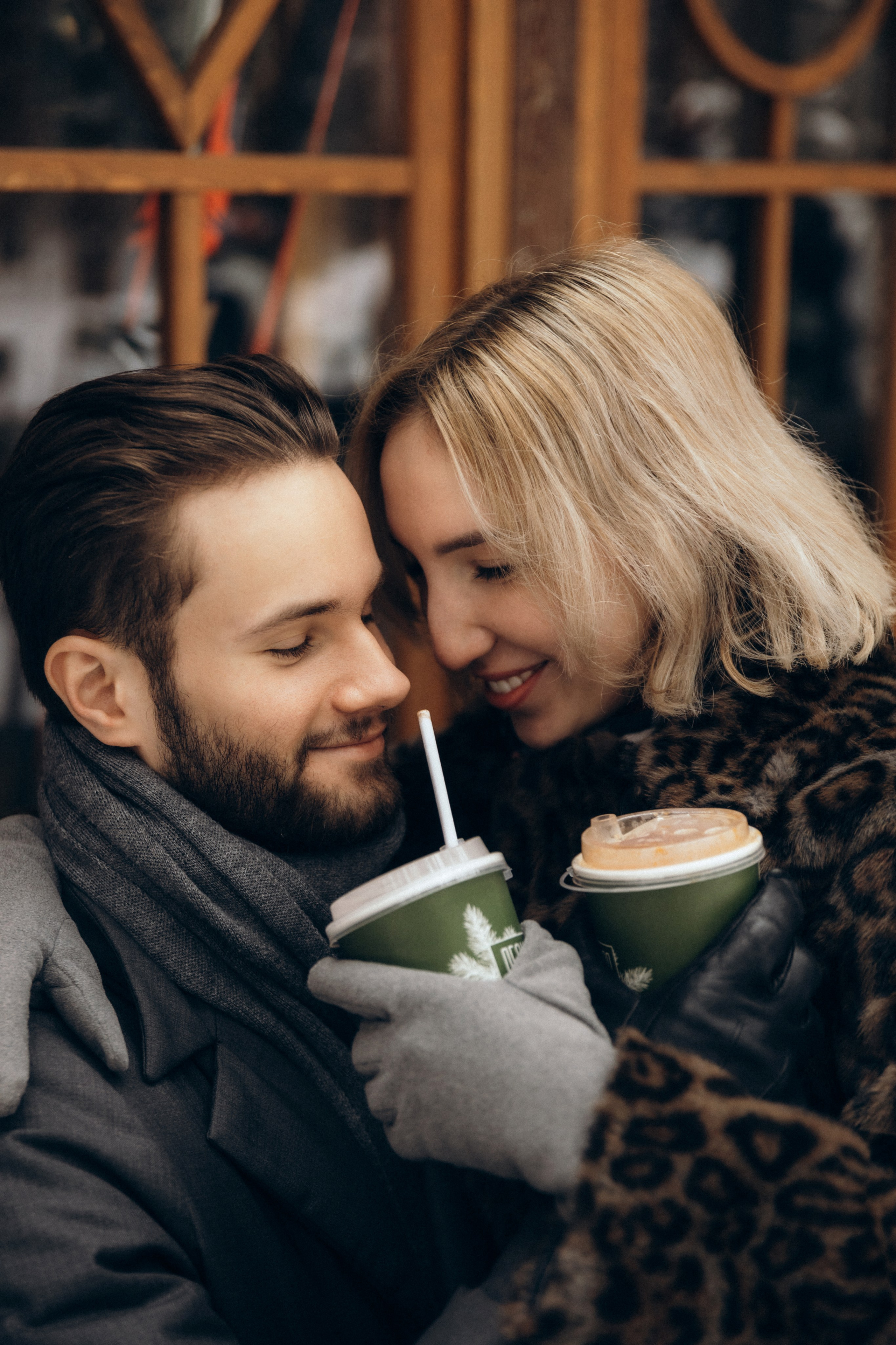 Дима и Камила в зимнем Мещерском лесу. Свадебный и портретный фотограф в Москве Кристина Золотова