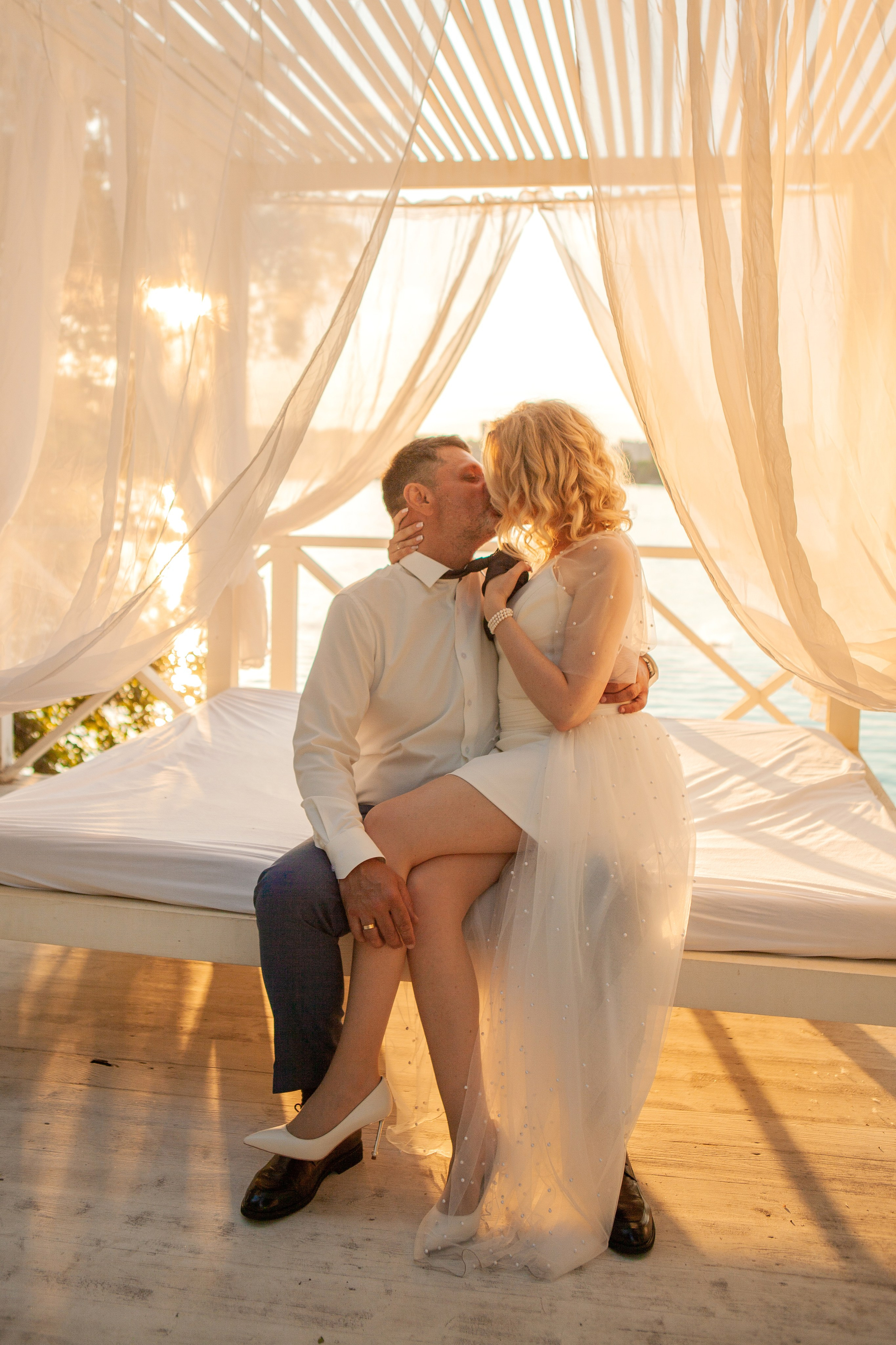 Фотосессия молодоженов на пляже Рублево. Фотограф Ольга Ефремова