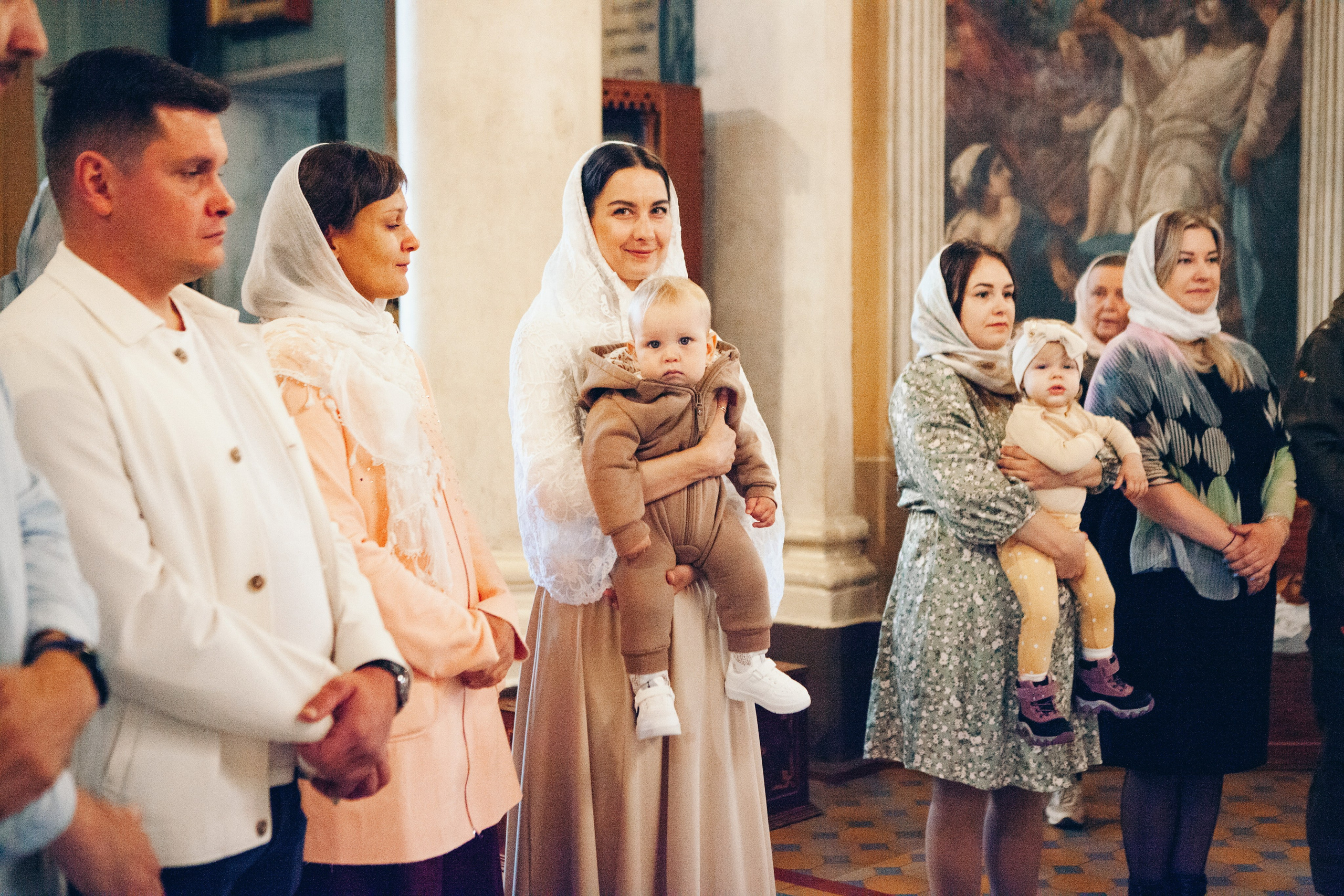 Крещение ребенка в церкви. Фотограф Ольга Ефремова